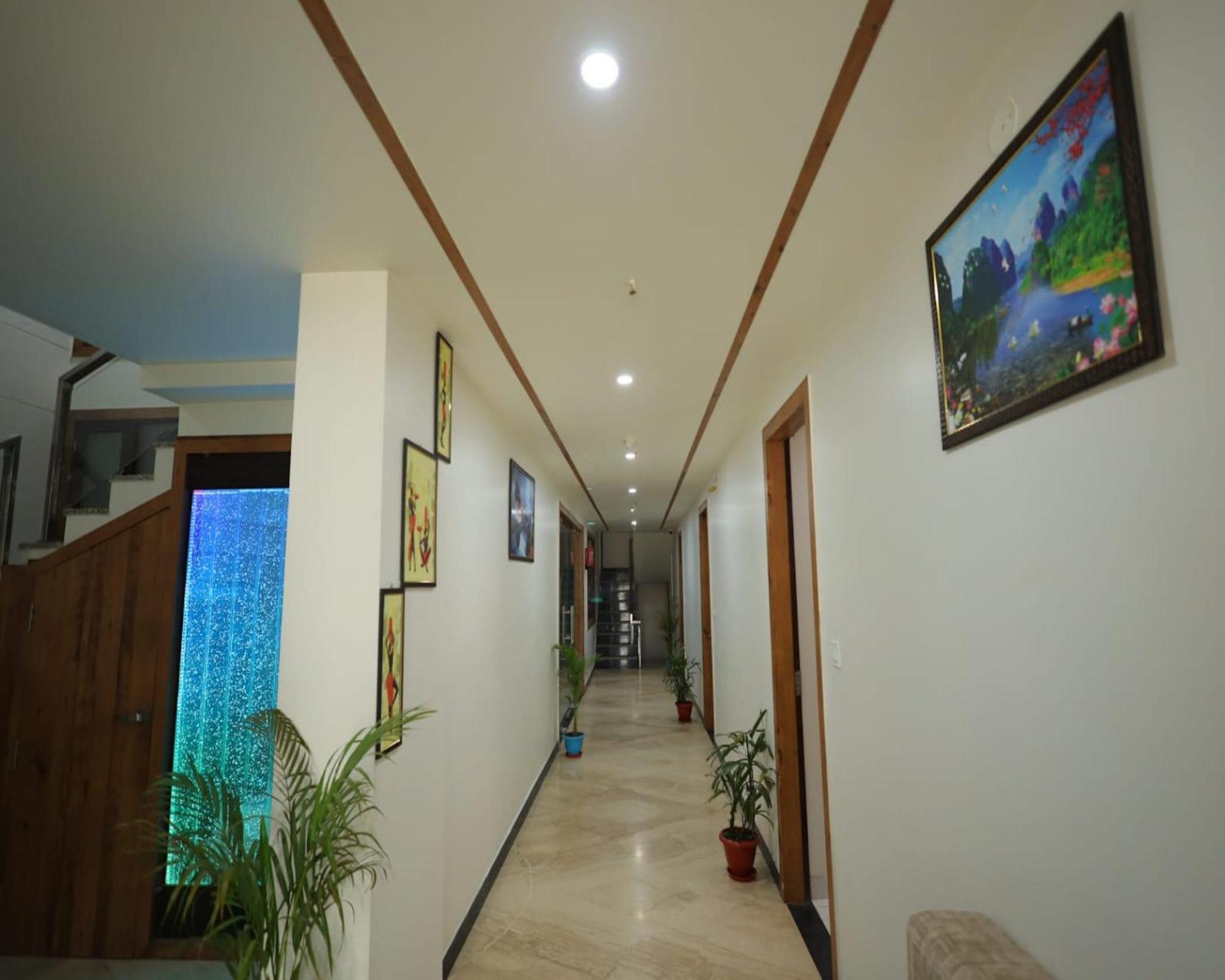 Hotel Crown Agra Near Taj Mahal Agra (Uttar Pradesh)