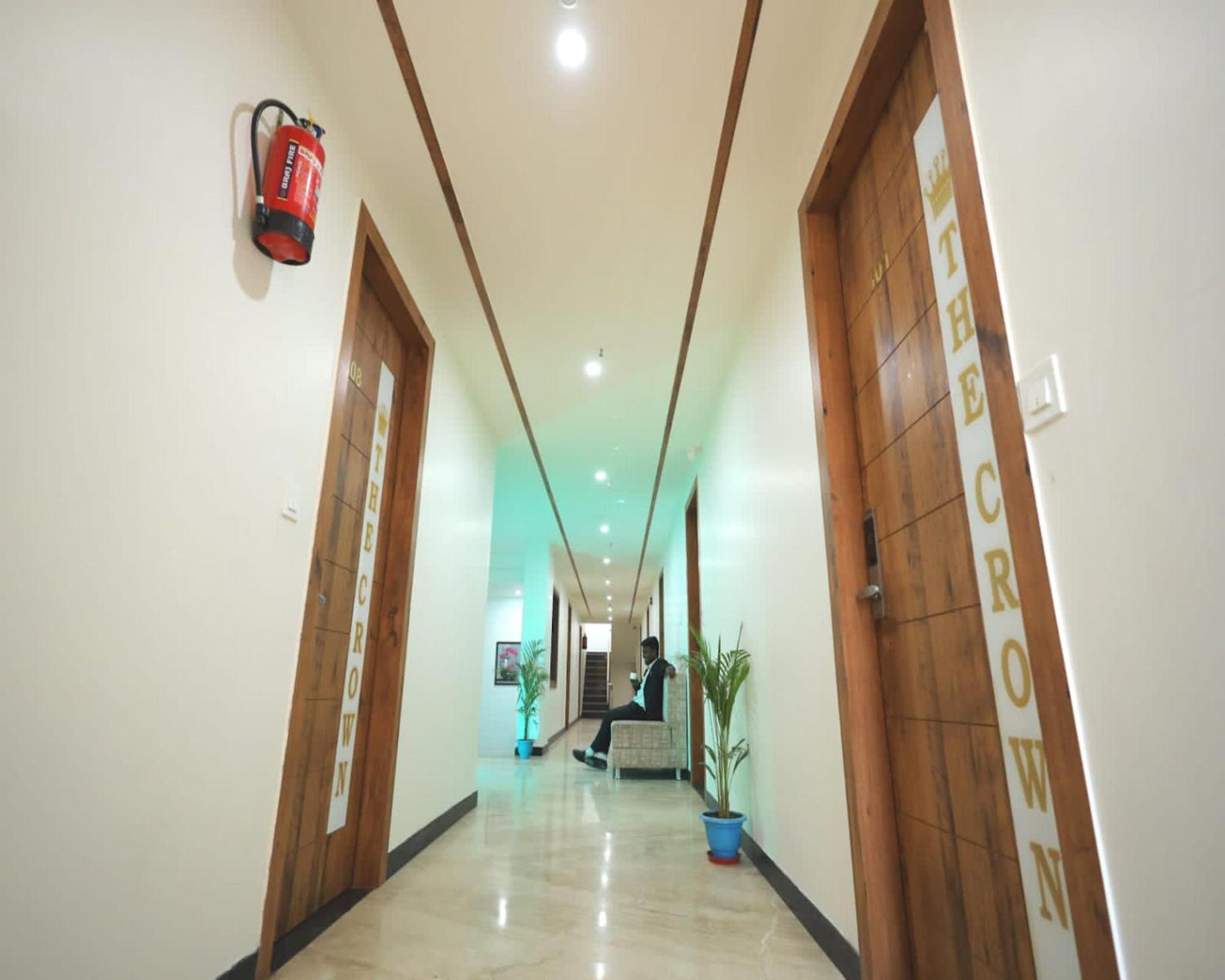 Hotel Crown Agra Near Taj Mahal