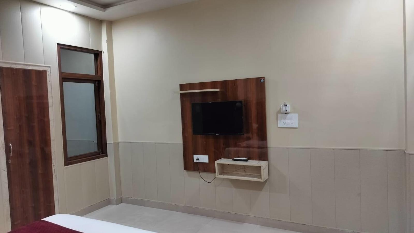 The Five Dimension Homestay Agra (Uttar Pradesh)