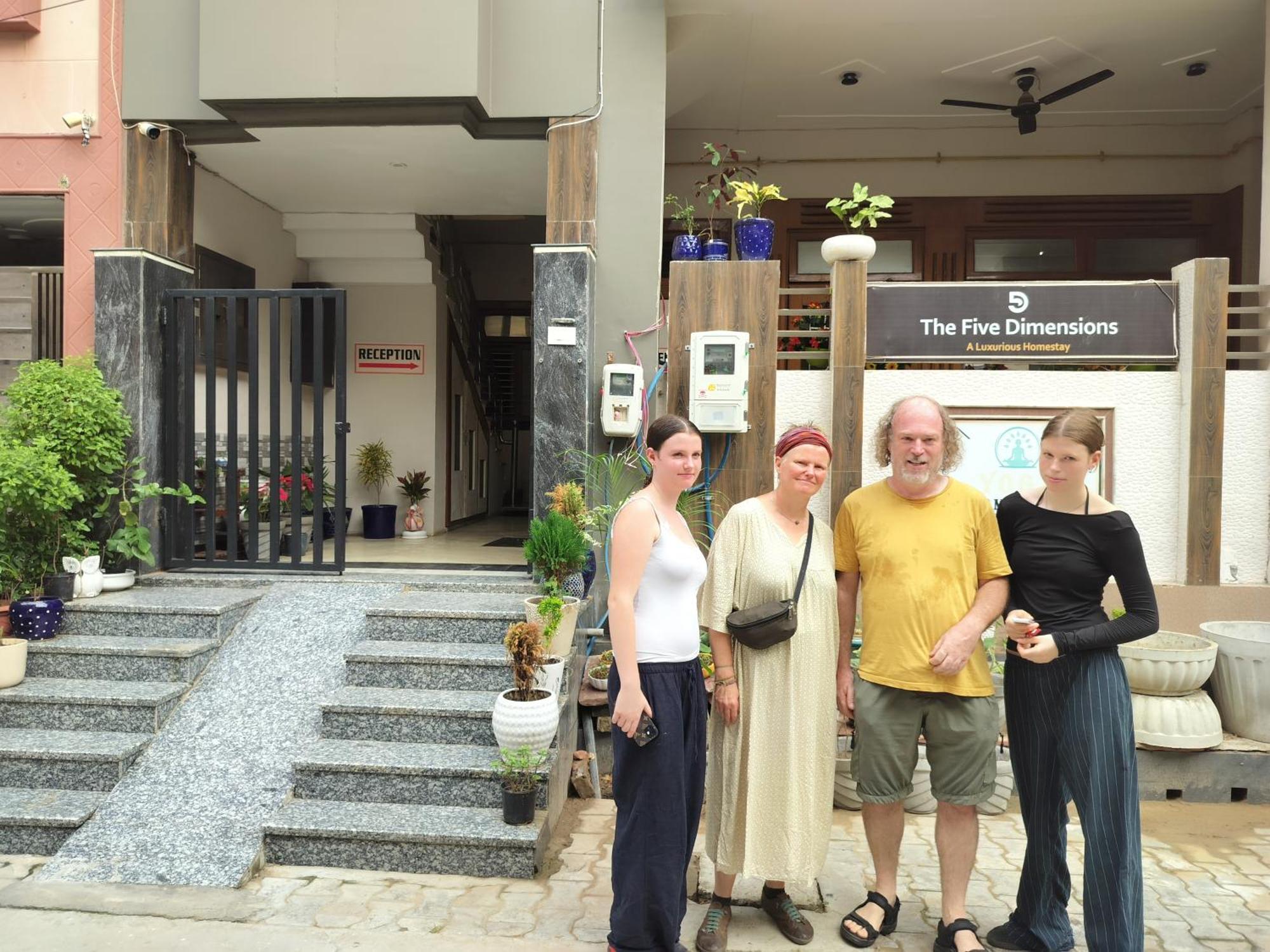 Homestay The Five Dimension