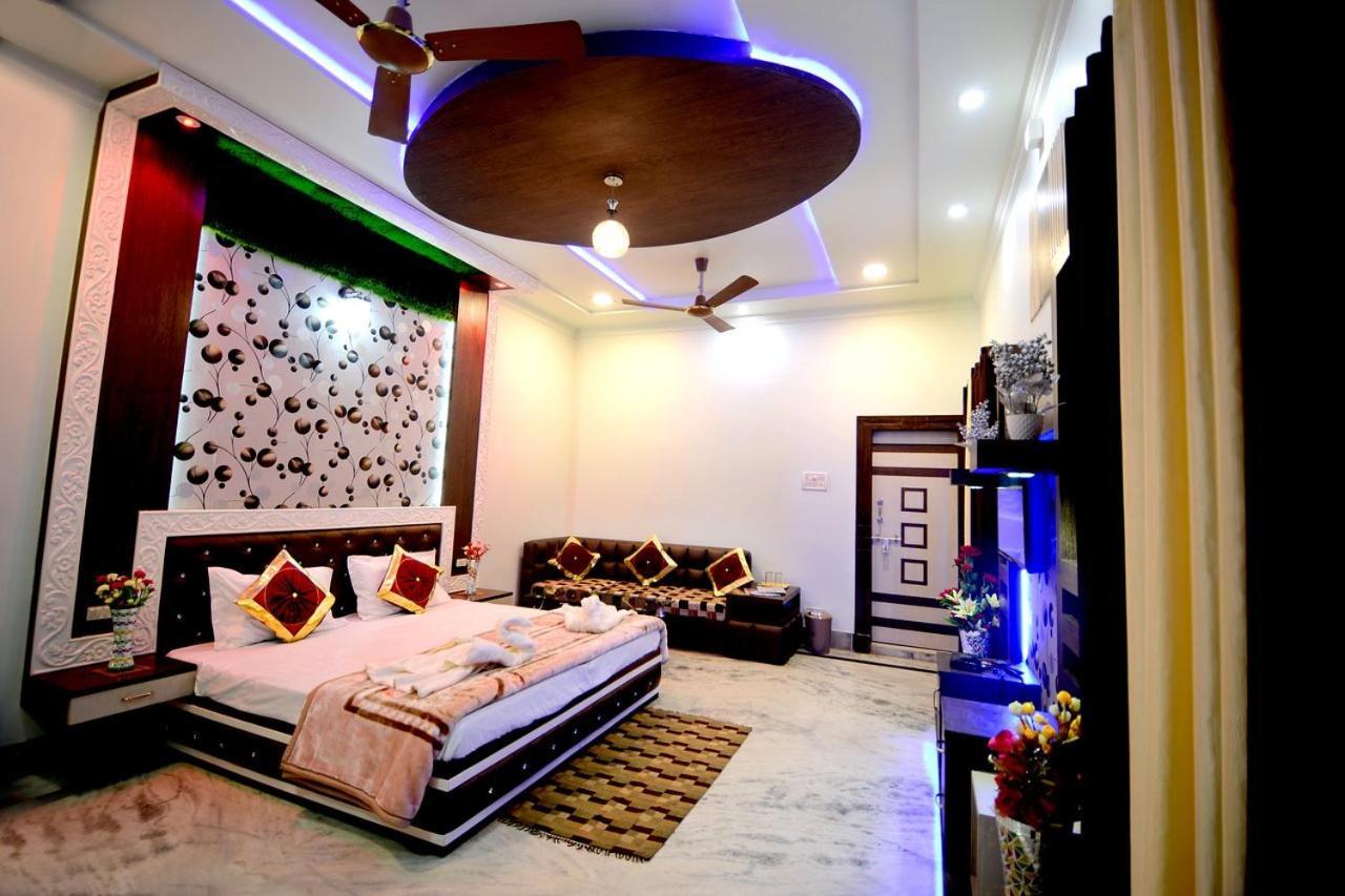Taj Square A Luxurious Family