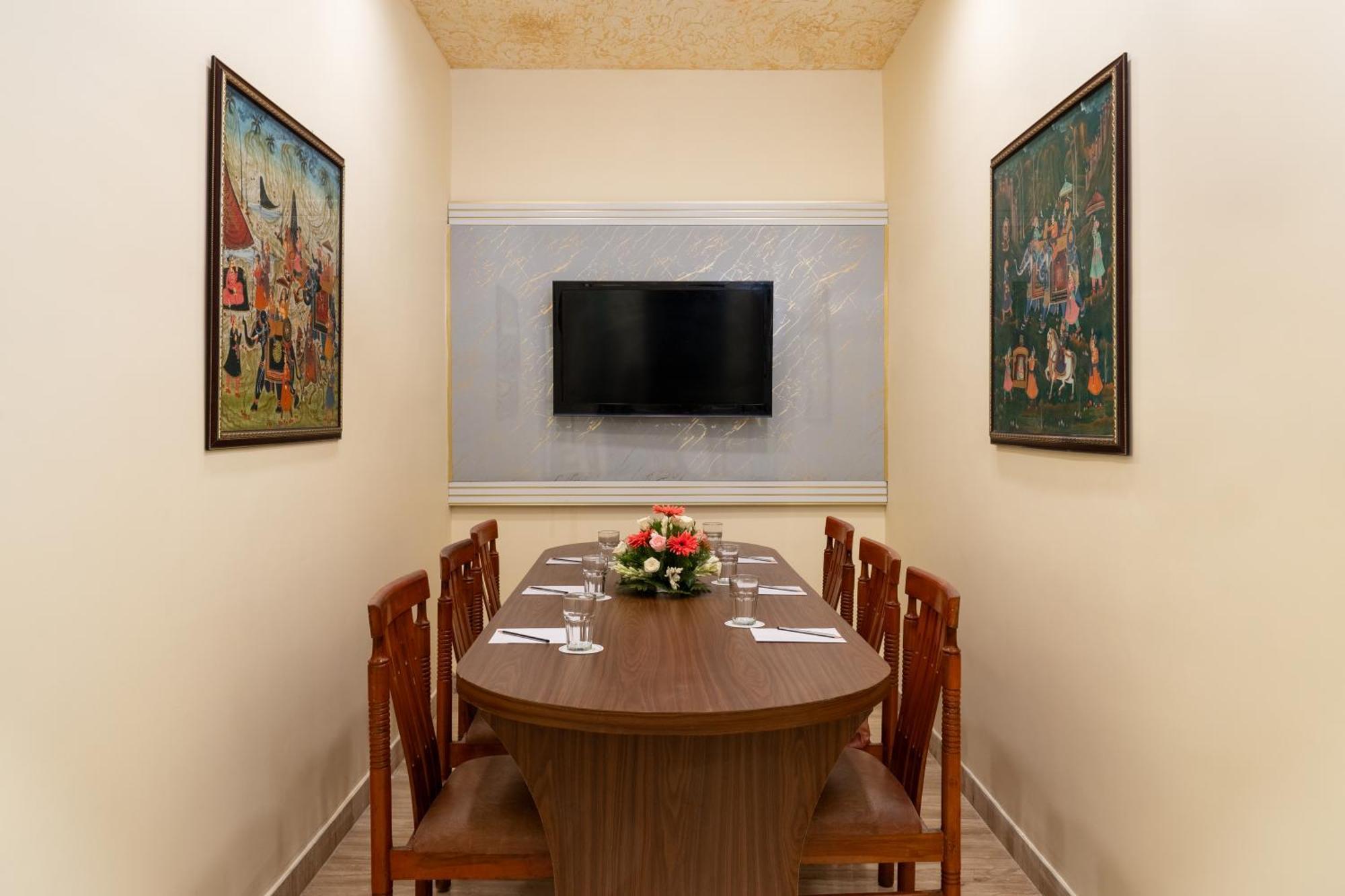 Hotel Foxoso Taj View 4*