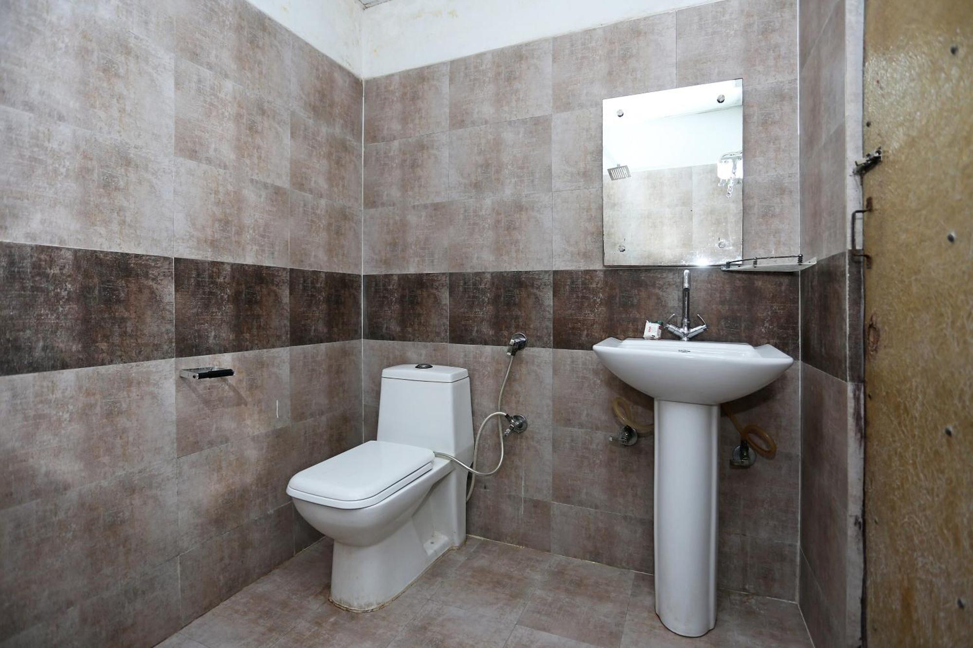 O Kanha Continental Hotel 3*