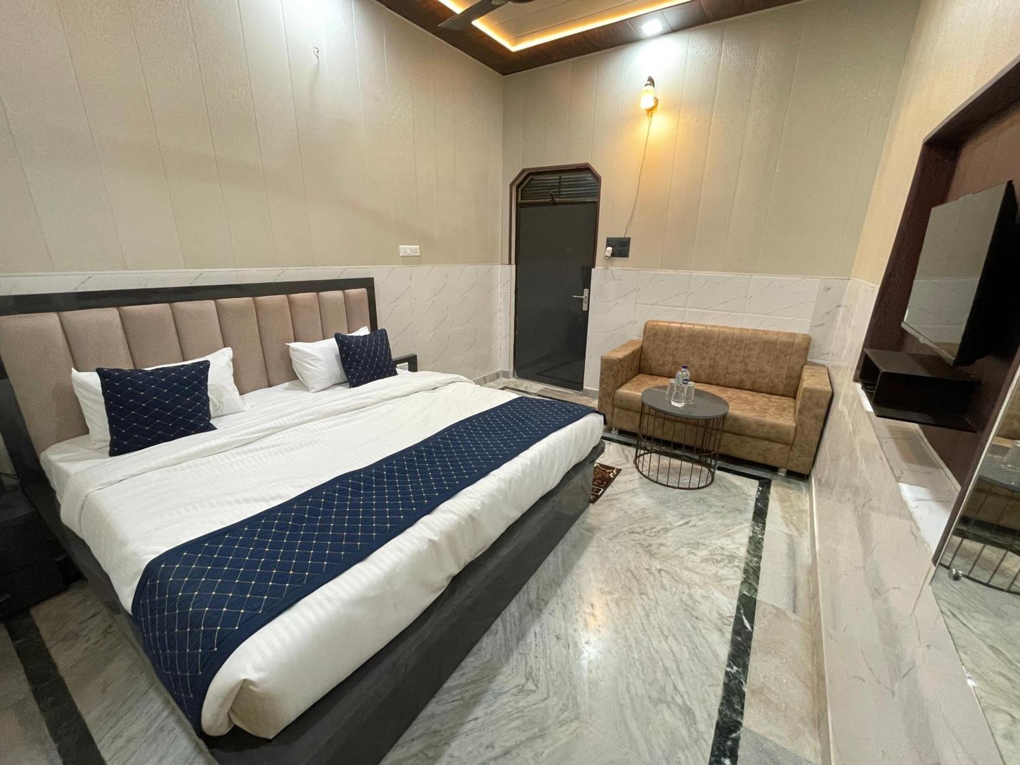 Homestay Taran Bliss Agra- Near Taj Mahal