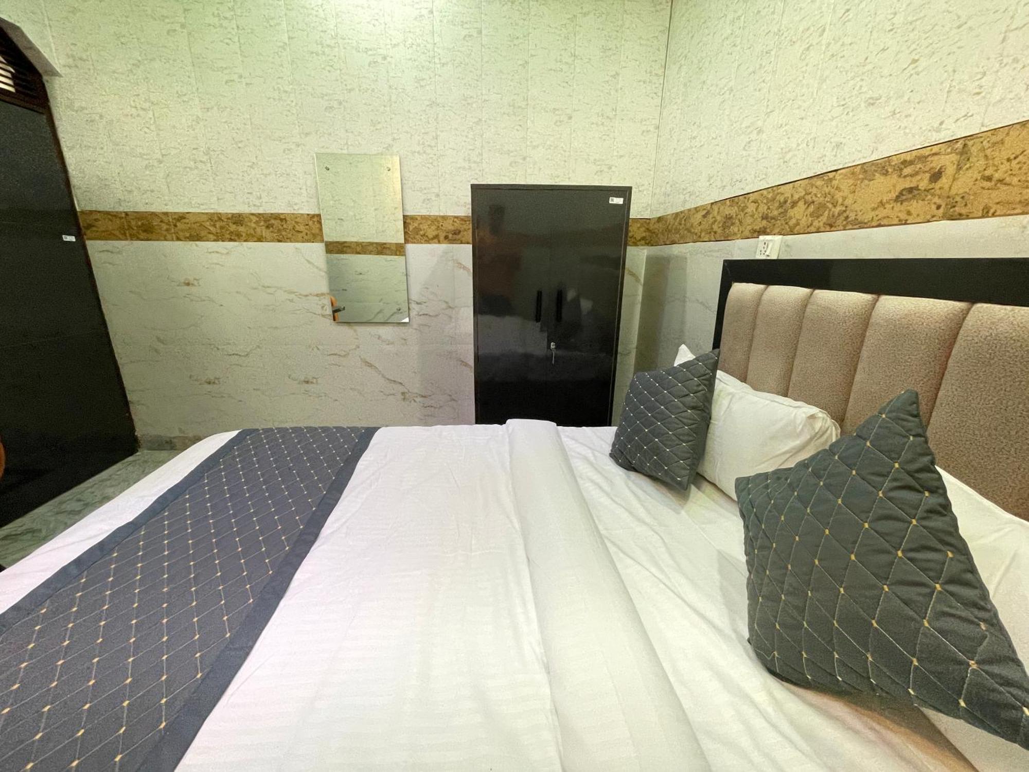 Taran Bliss Agra- Near Taj Mahal Homestay