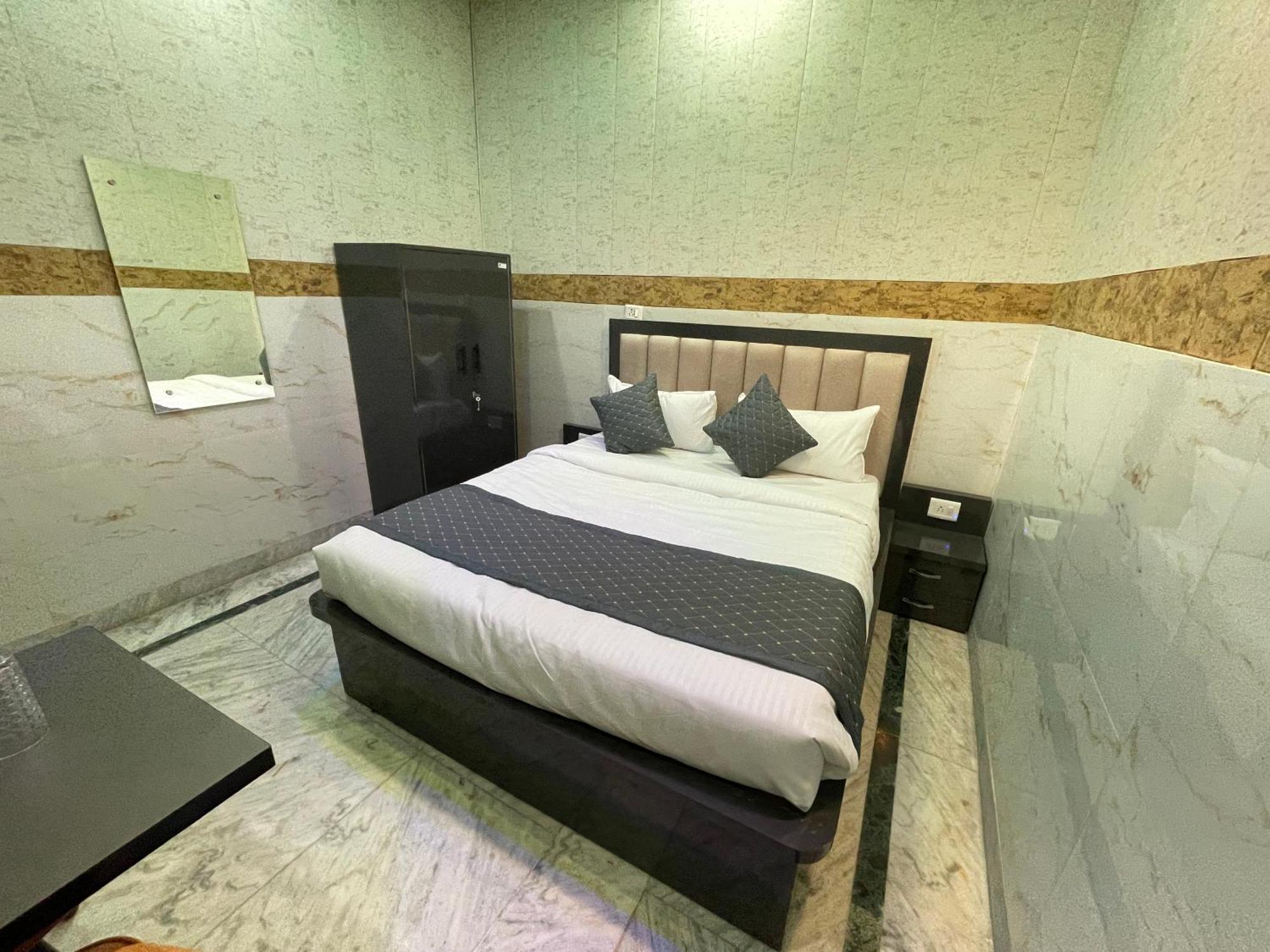 Homestay Taran Bliss Agra- Near Taj Mahal
