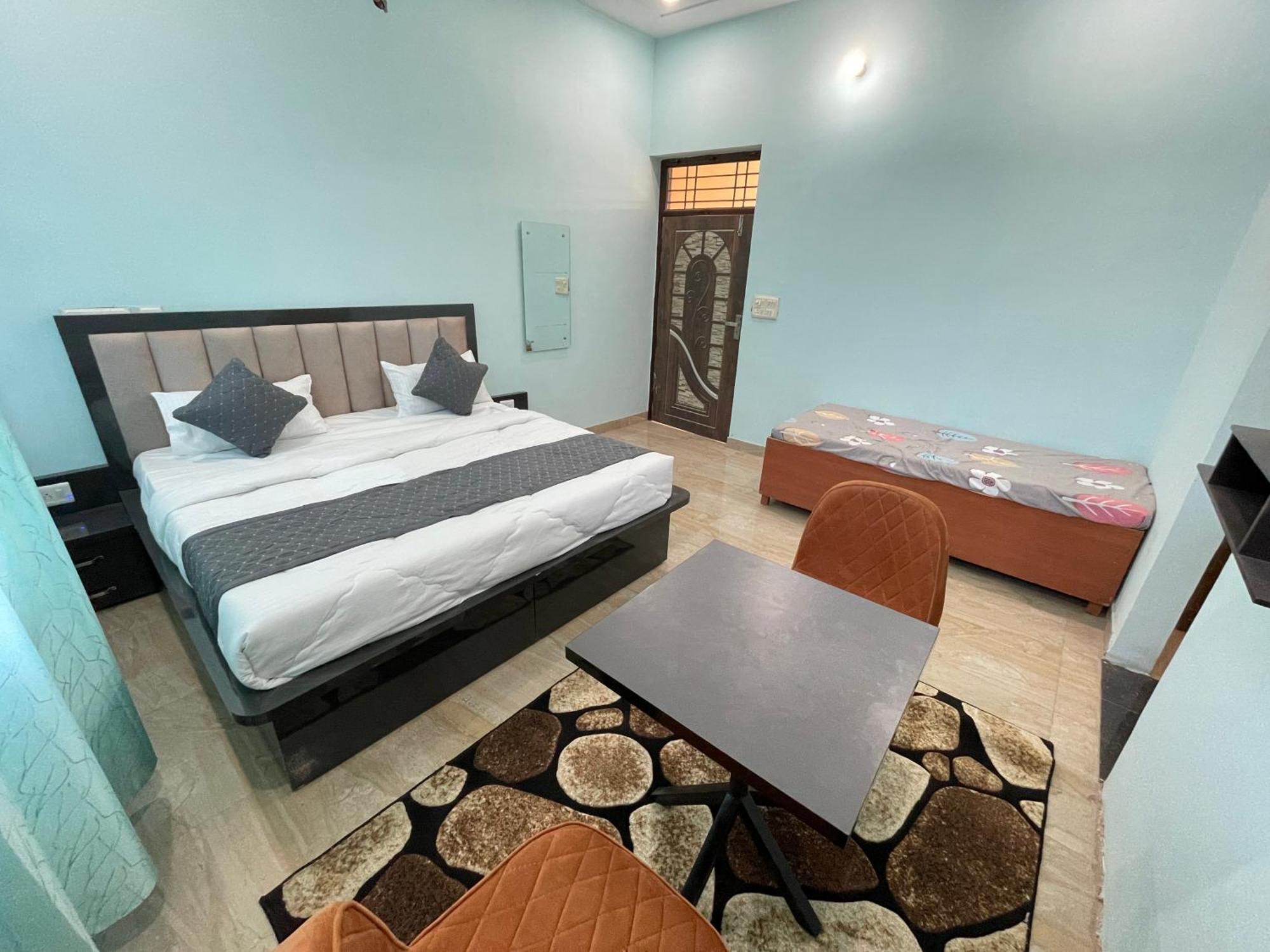 Taran Bliss Agra- Near Taj Mahal Homestay