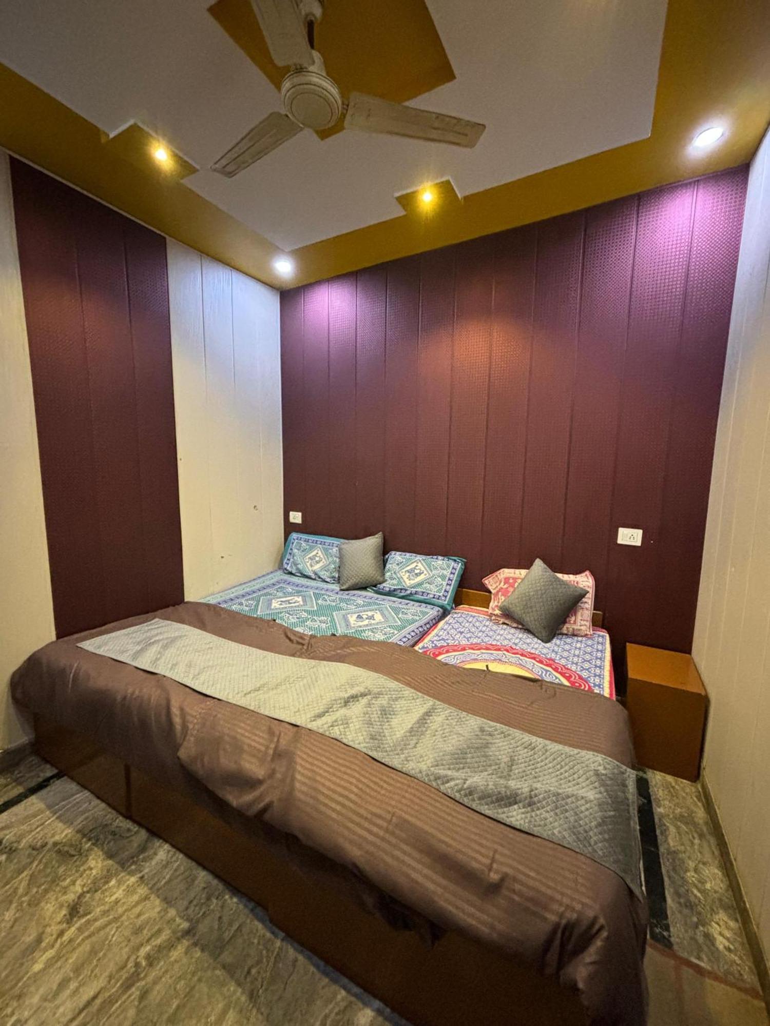 Hostel Friends & Hostel- Near Taj Mahal