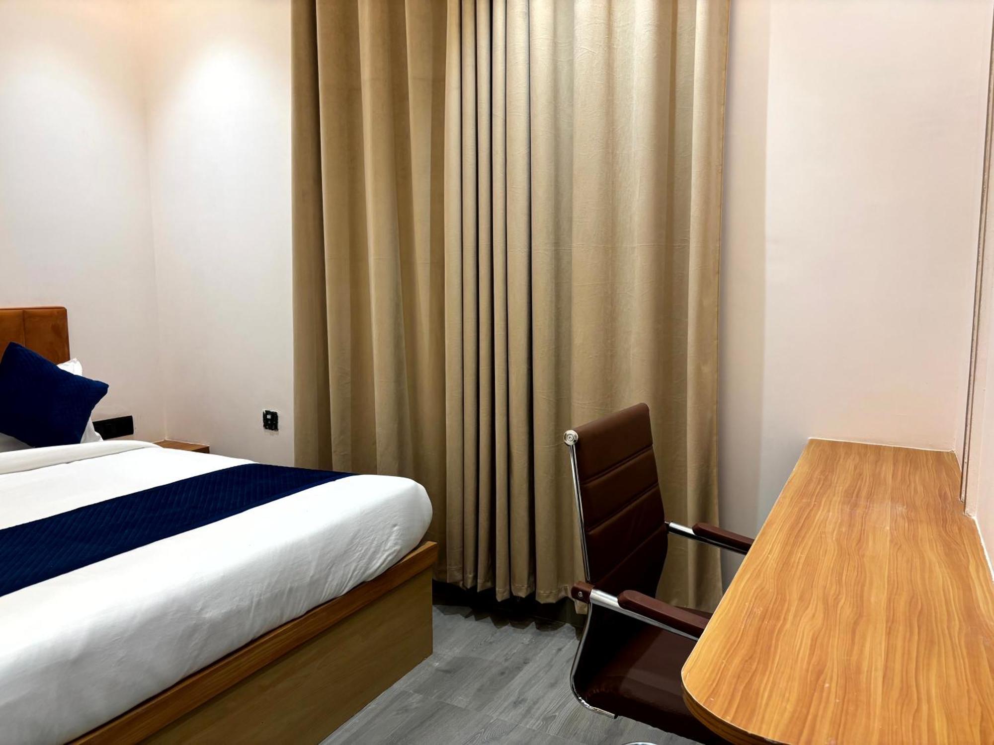 Hotel Taj Way By Jyoti Agra (Uttar Pradesh)