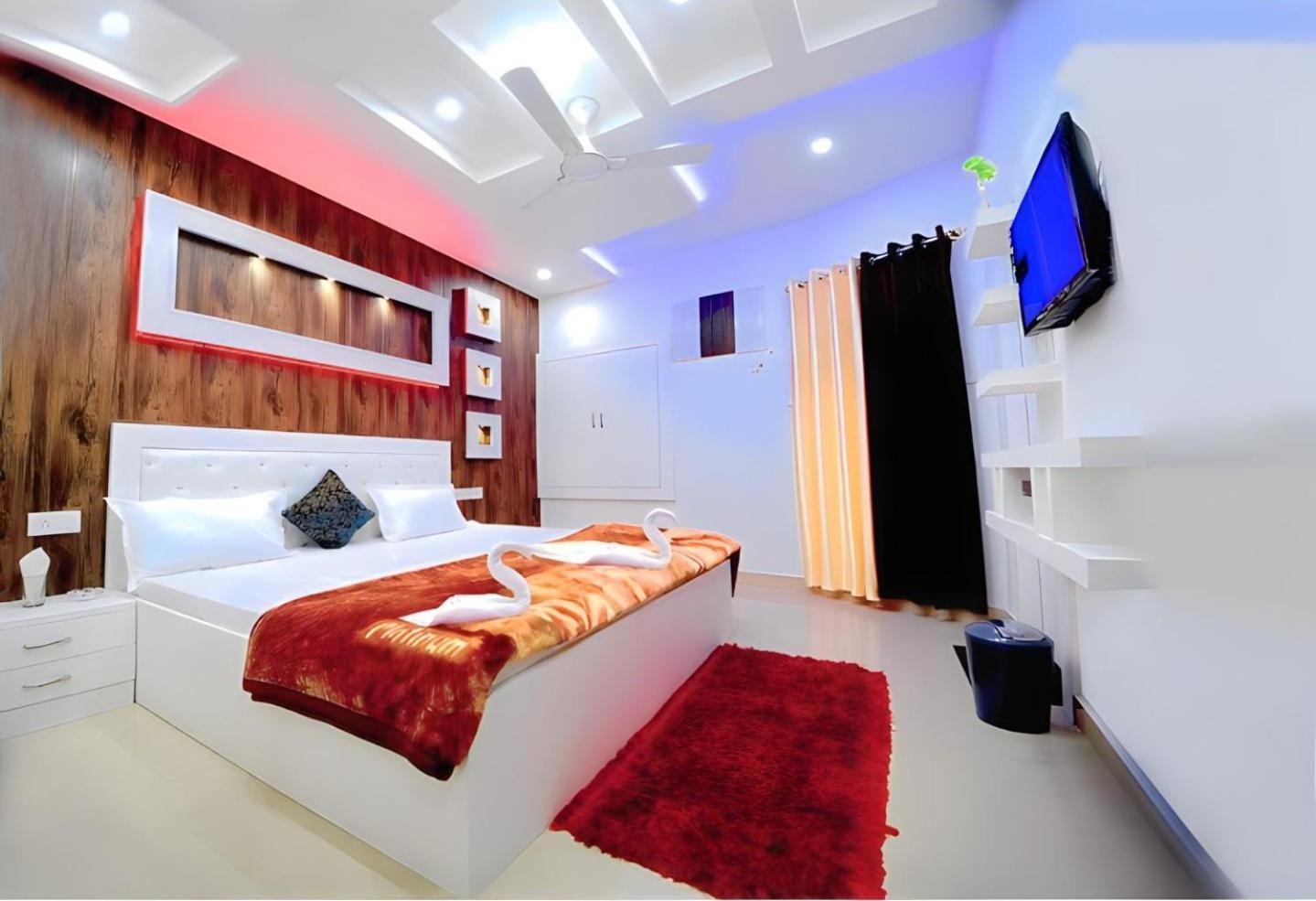 Taj Square A Luxurious Family * Agra (Uttar Pradesh)