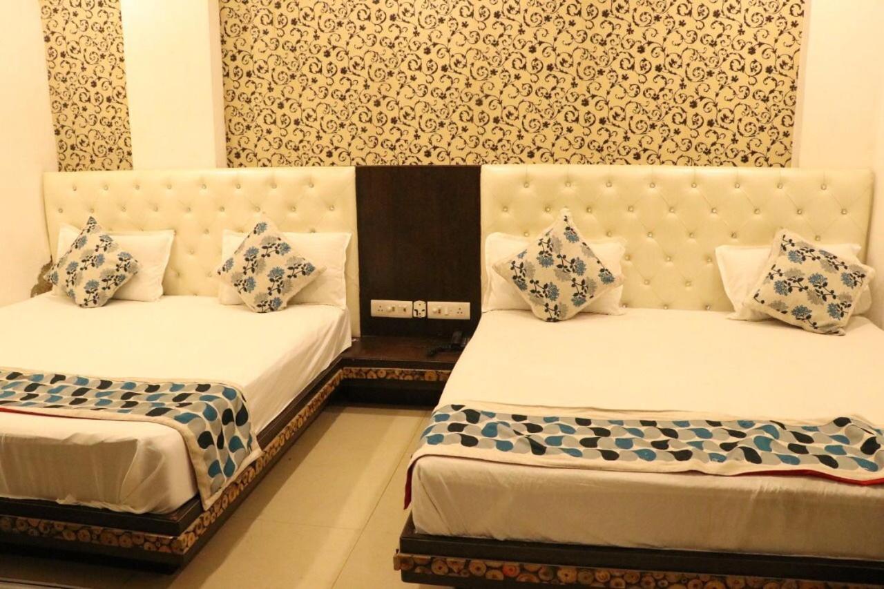Riya Palace Agra Hotel