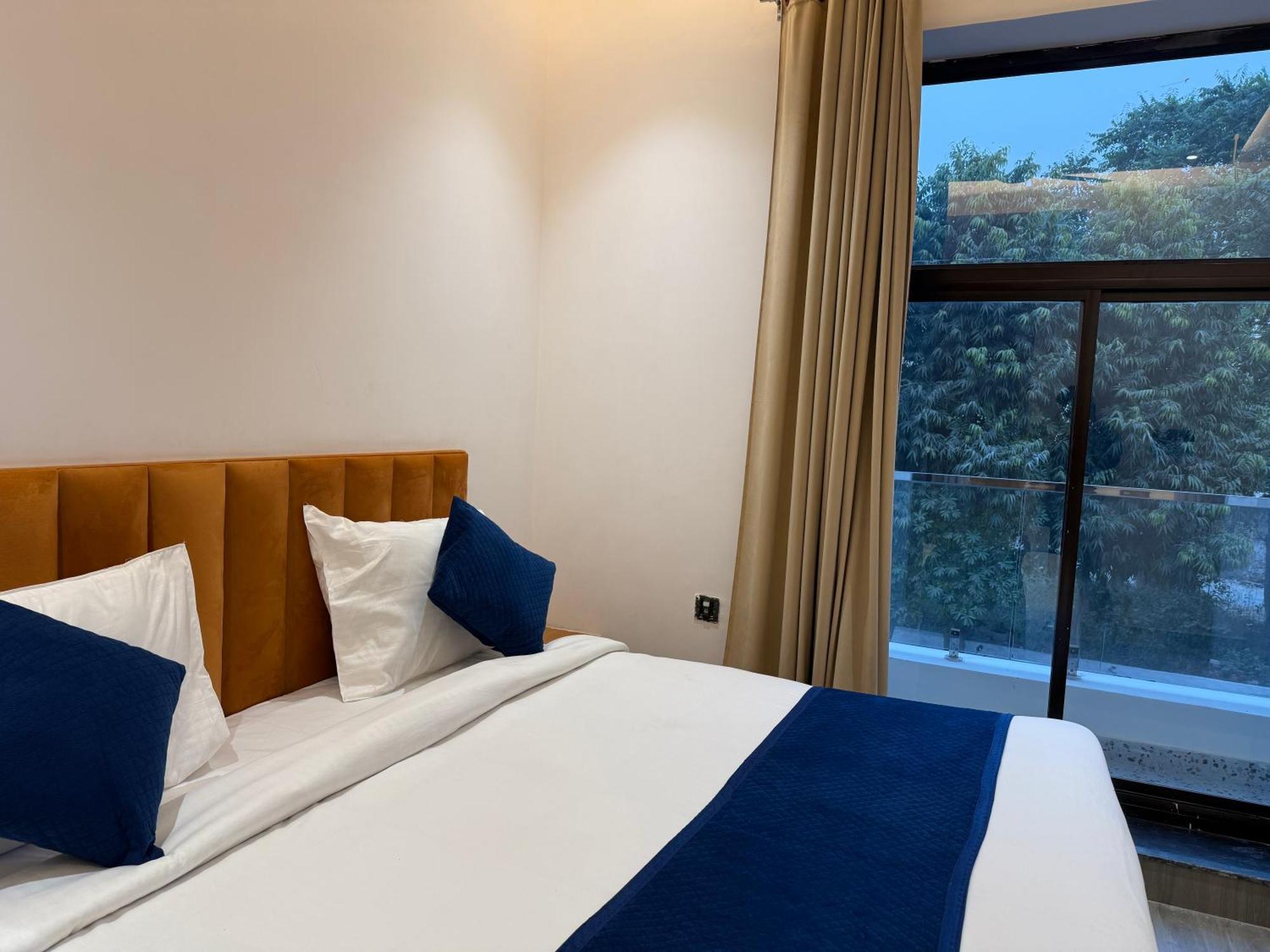 Hotel Taj Way By Jyoti 4*
