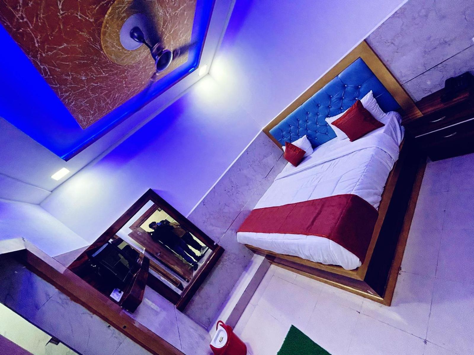 Town Grand * Agra (Uttar Pradesh)