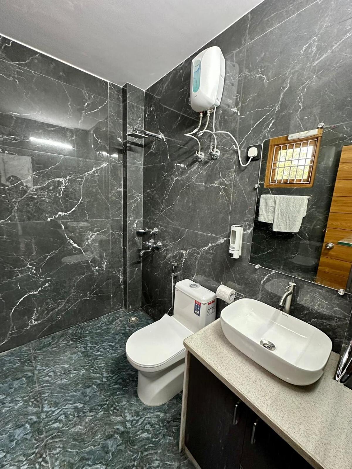 Newly Built Flat Near Taj Mahal Apartment *