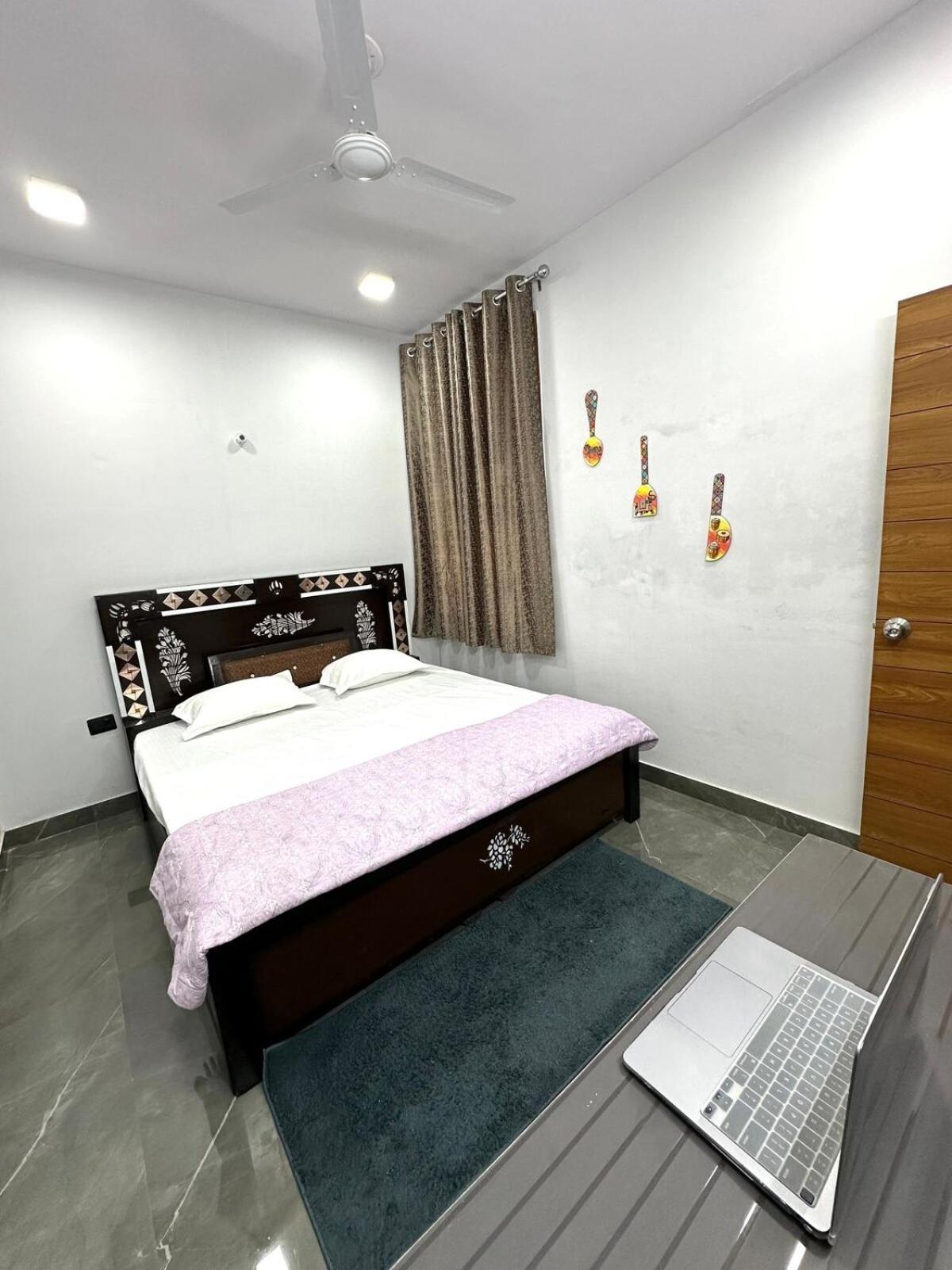 Apartment Newly Built Flat Near Taj Mahal