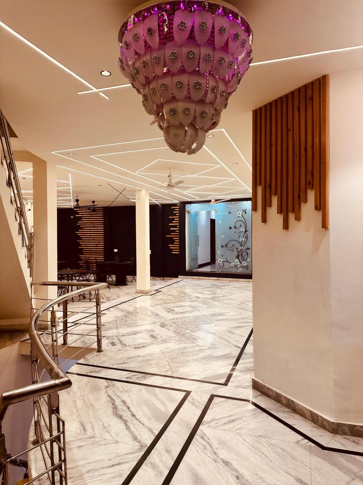 Taj Castle A Boutique