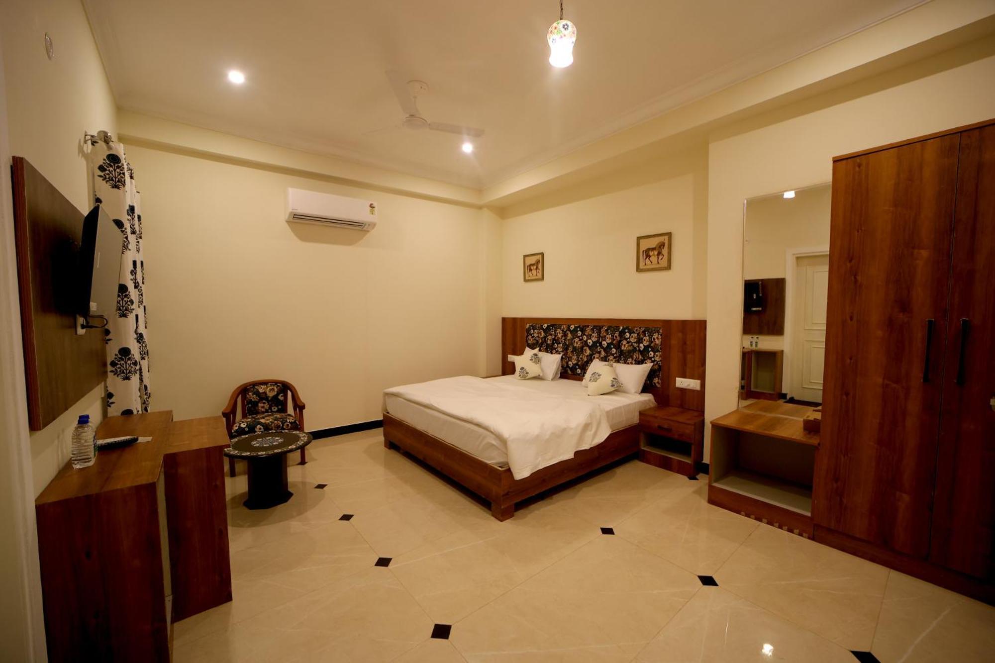 Arti's Homestay *