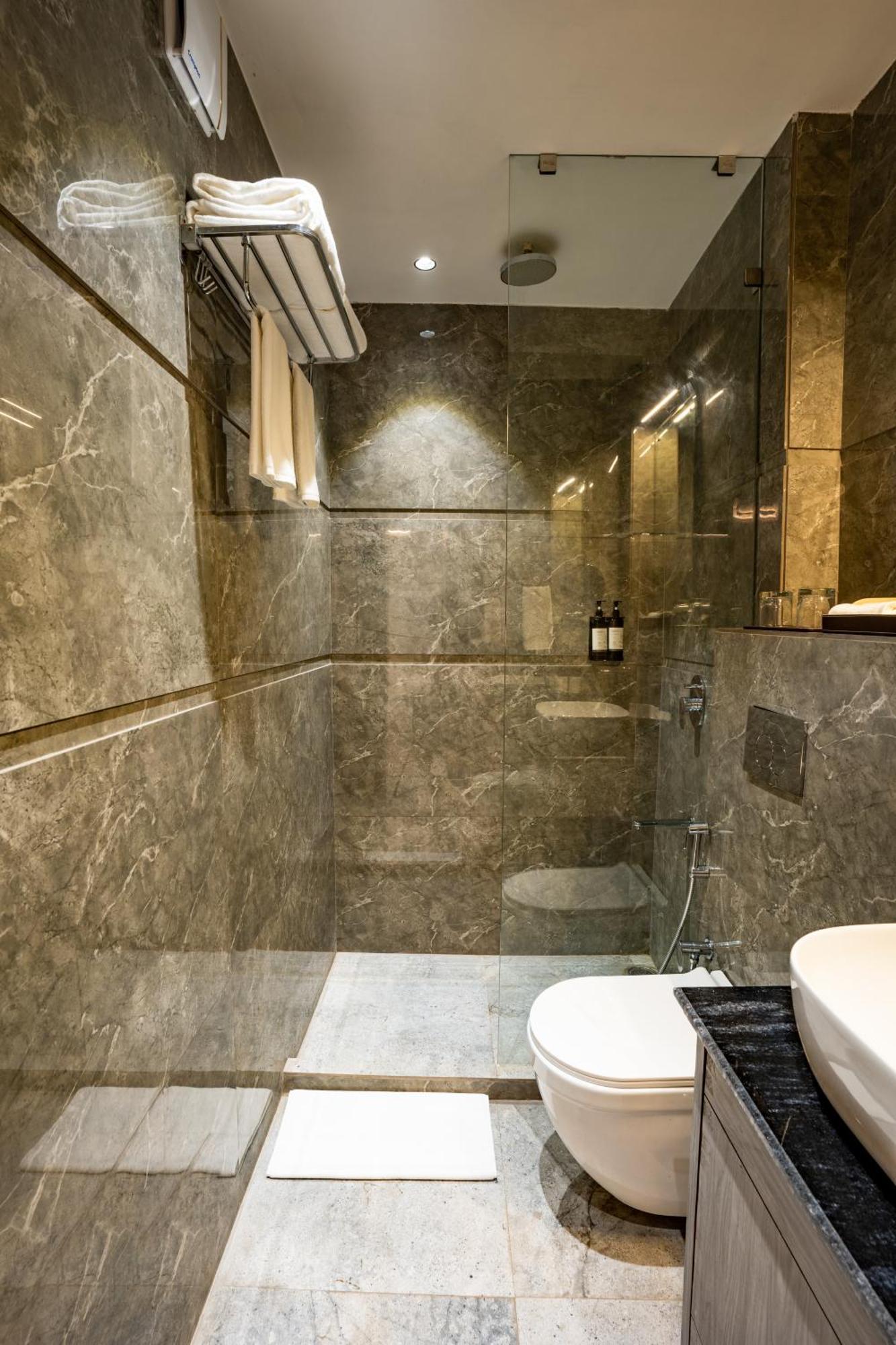 Regenta Place Raaj Agra, Tajganj Hotel