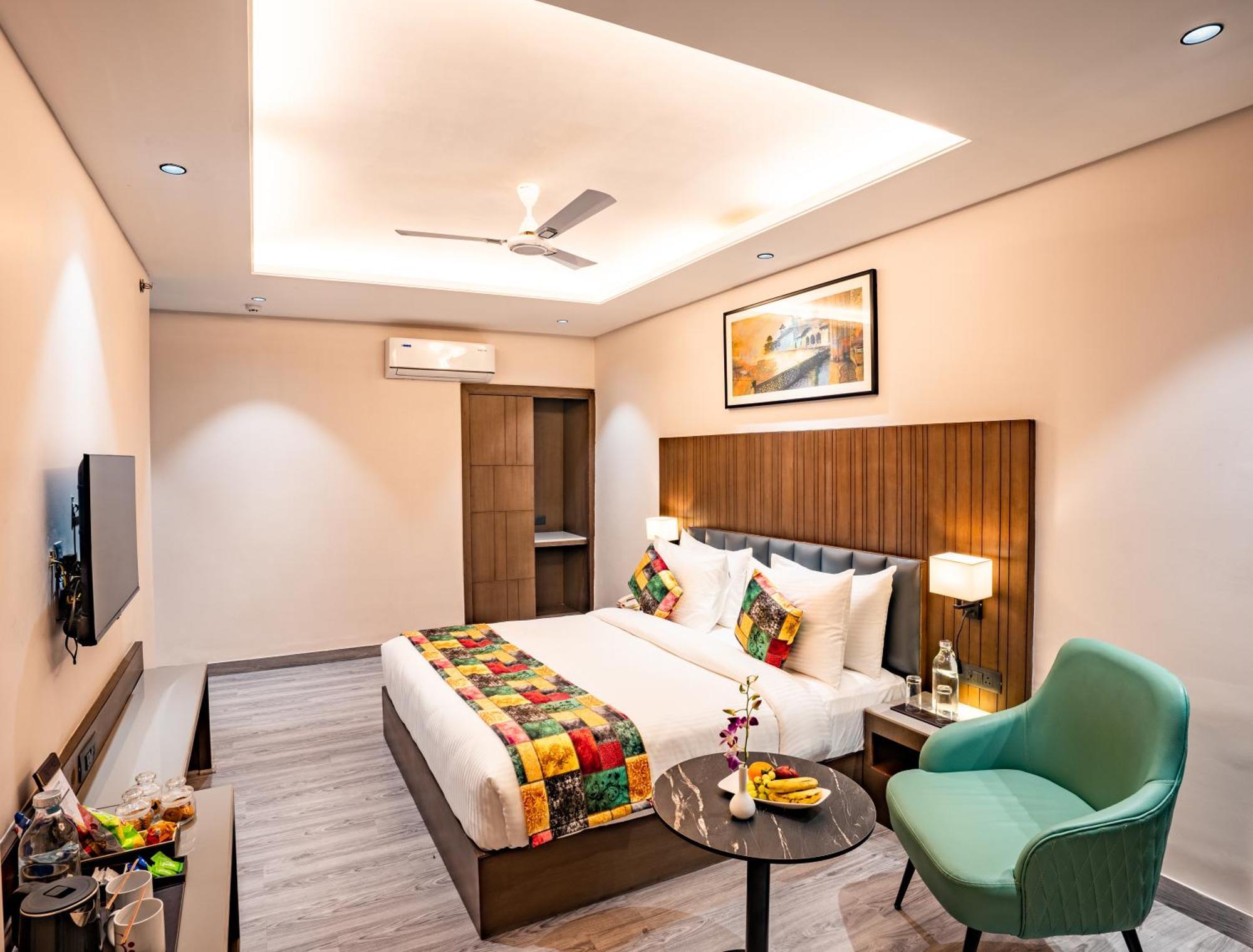 Regenta Place Raaj Agra, Tajganj