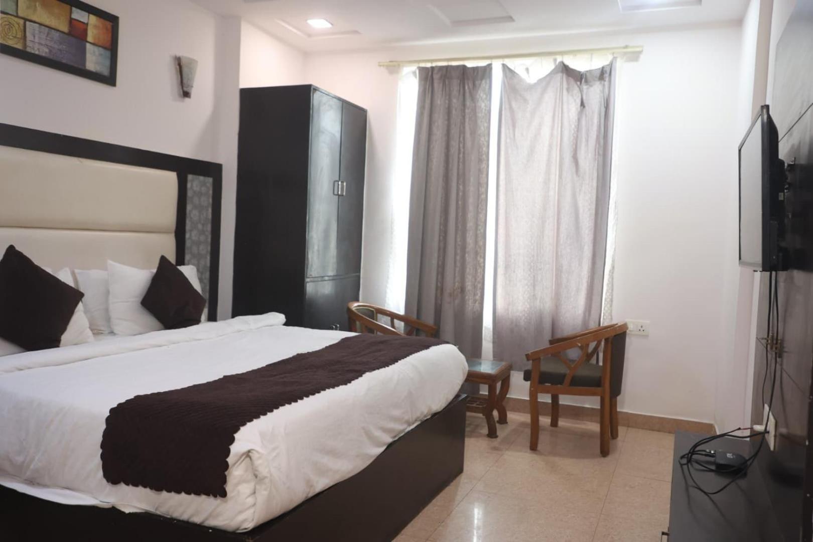 Grand Father Hotel Agra (Uttar Pradesh)