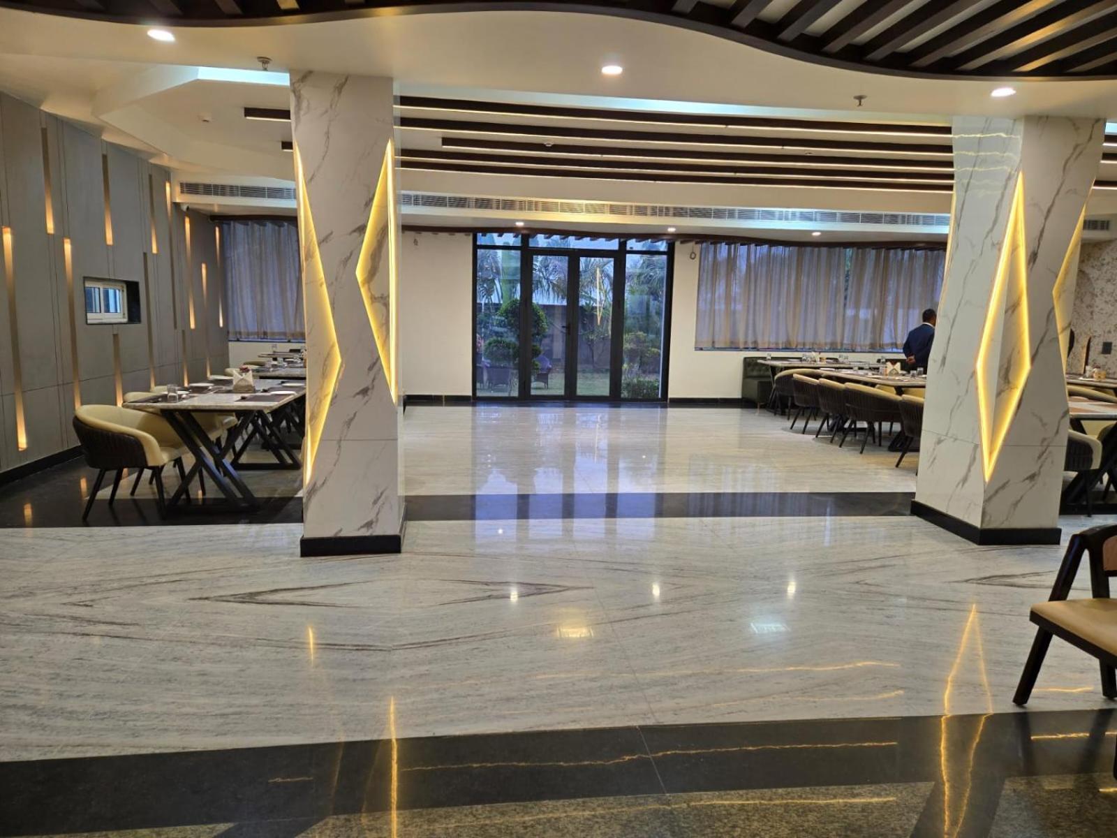 Kng Grand Restro Hotel 3*