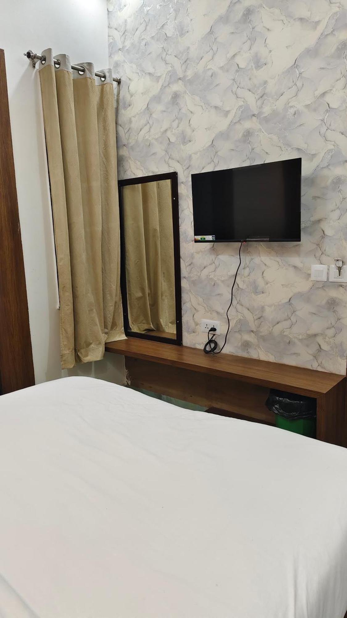 Homestay Hotel The Shanaya - Rooftop View Taj Mahal *