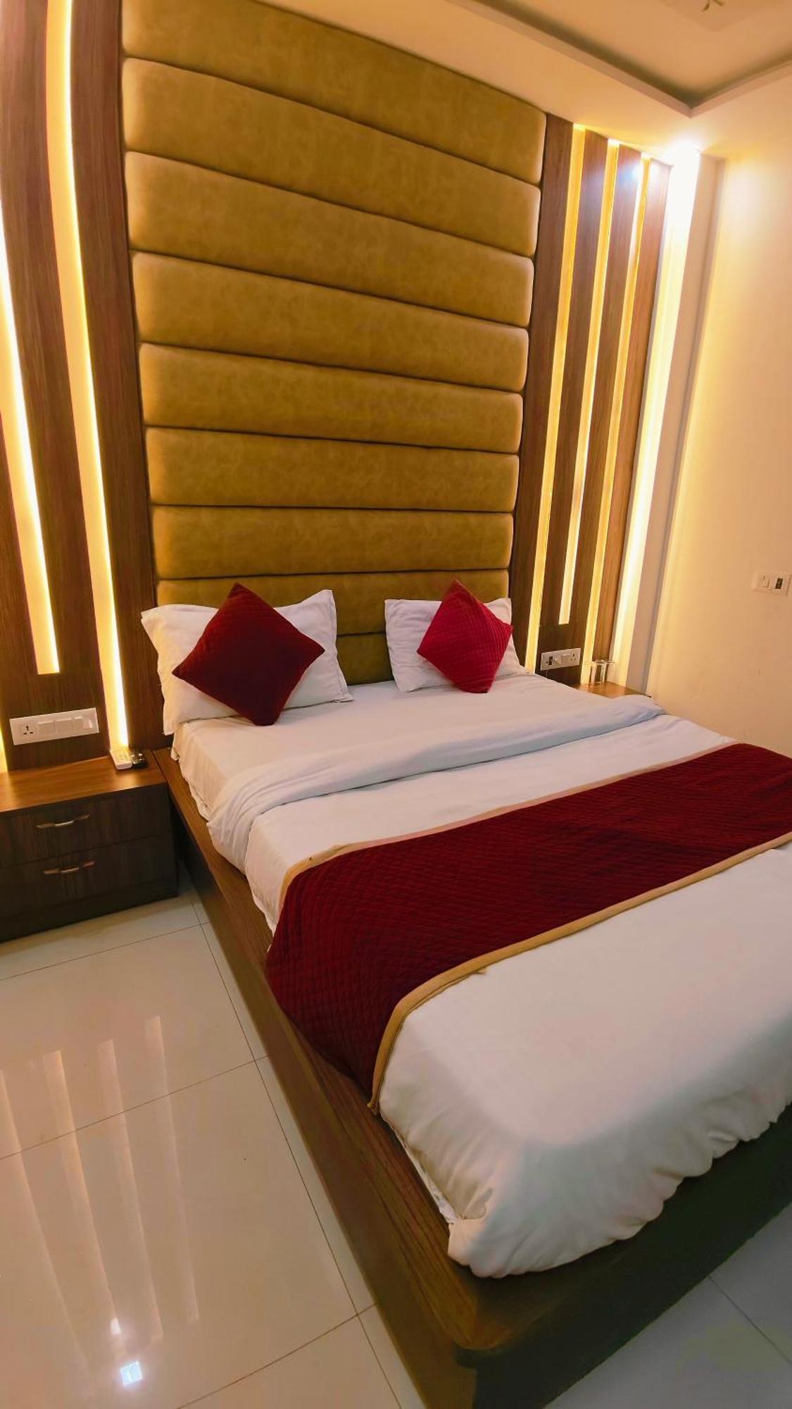 Hotel The Shanaya - Rooftop View Taj Mahal Homestay Agra (Uttar Pradesh)