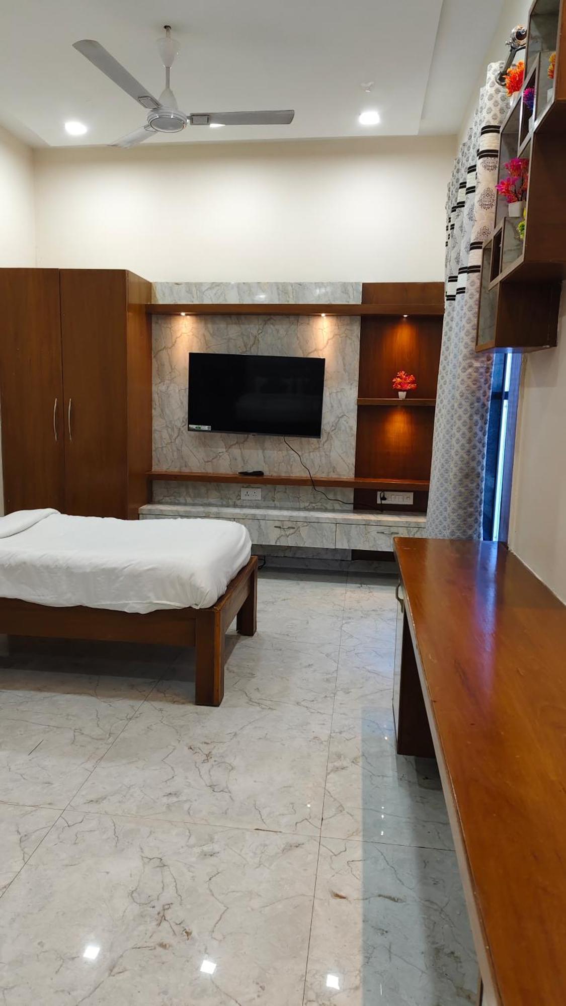 Hotel The Shanaya - Rooftop View Taj Mahal Homestay