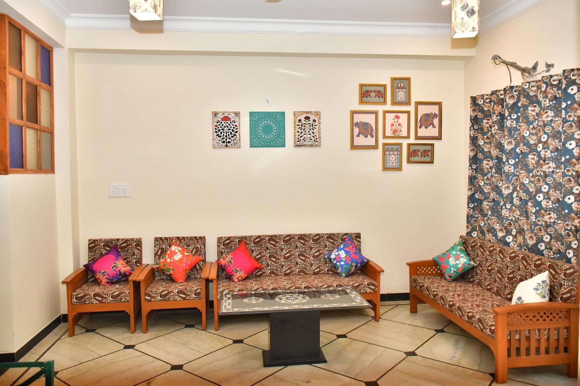 Homestay Arti's