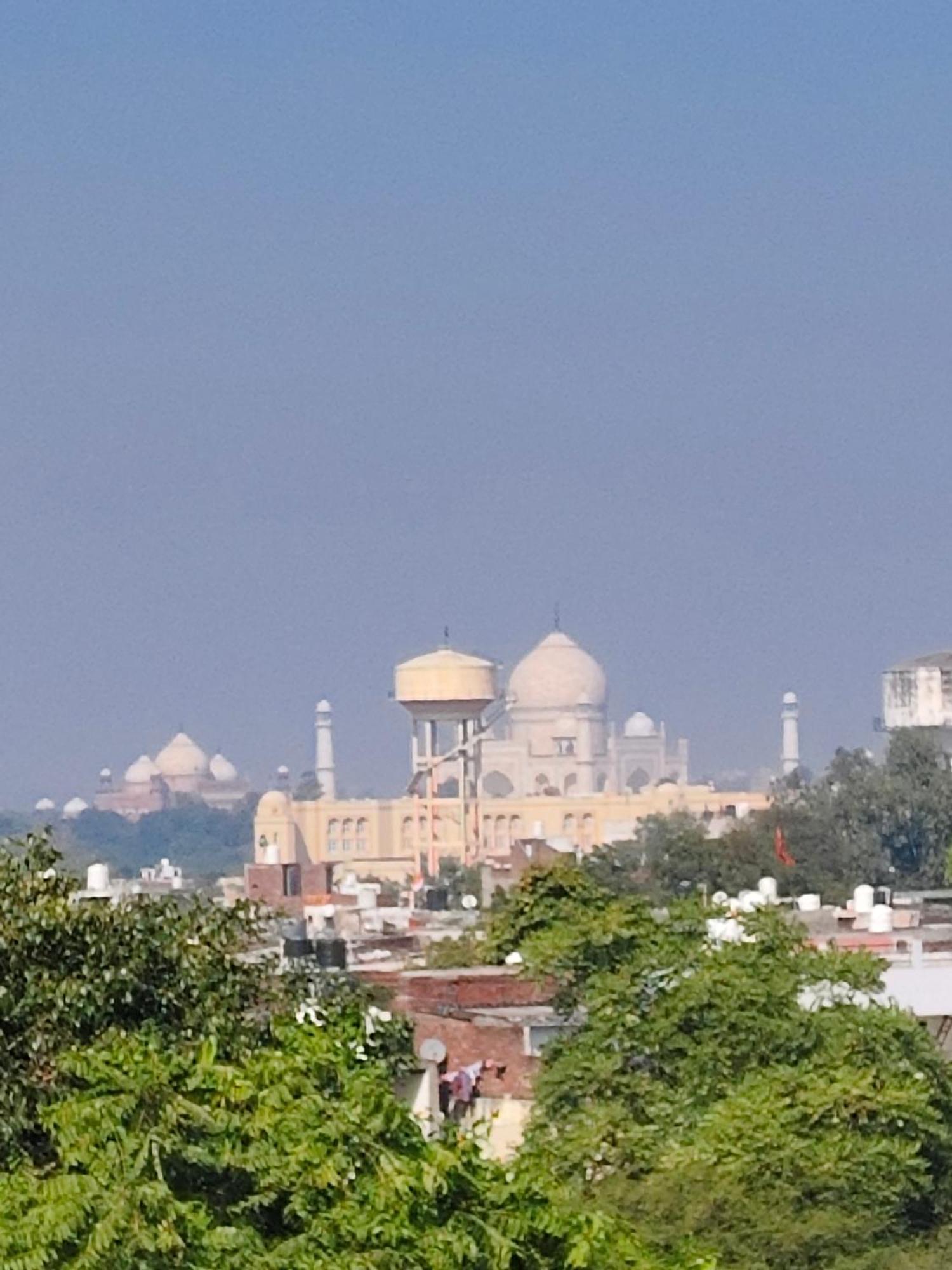 Hotel The Shanaya - Rooftop View Taj Mahal Homestay