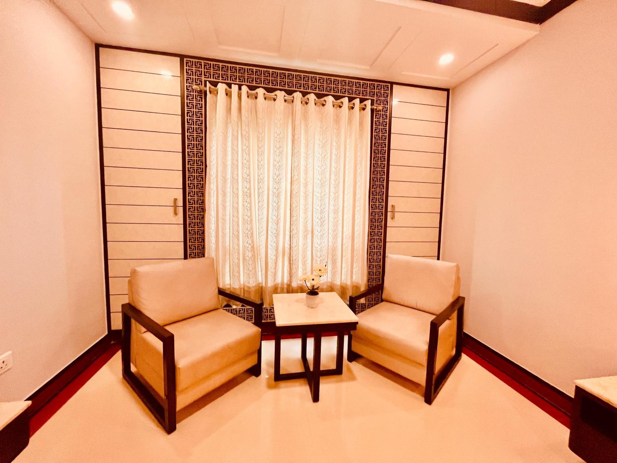 The Hotel 4*