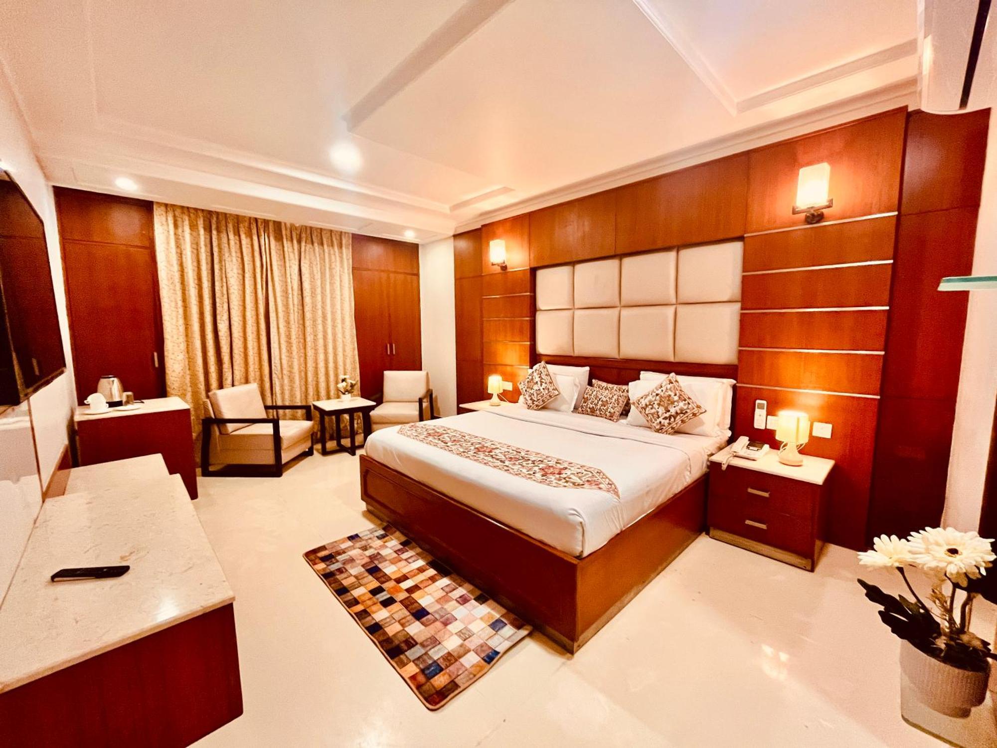 Hotel The
