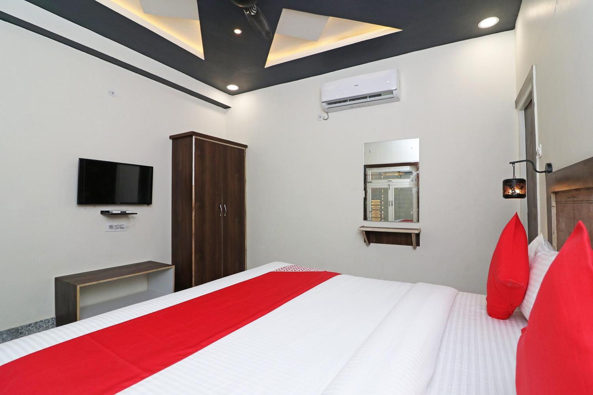 O Town House Hotel 3*