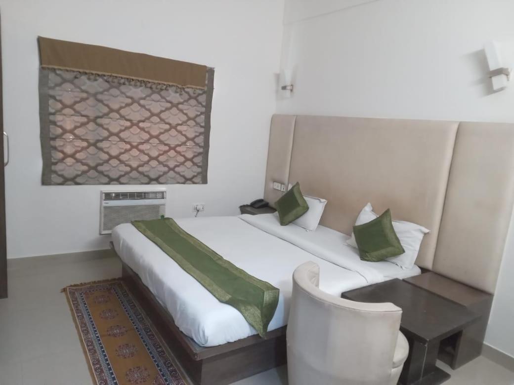 Mani Ram Palace Hotel *