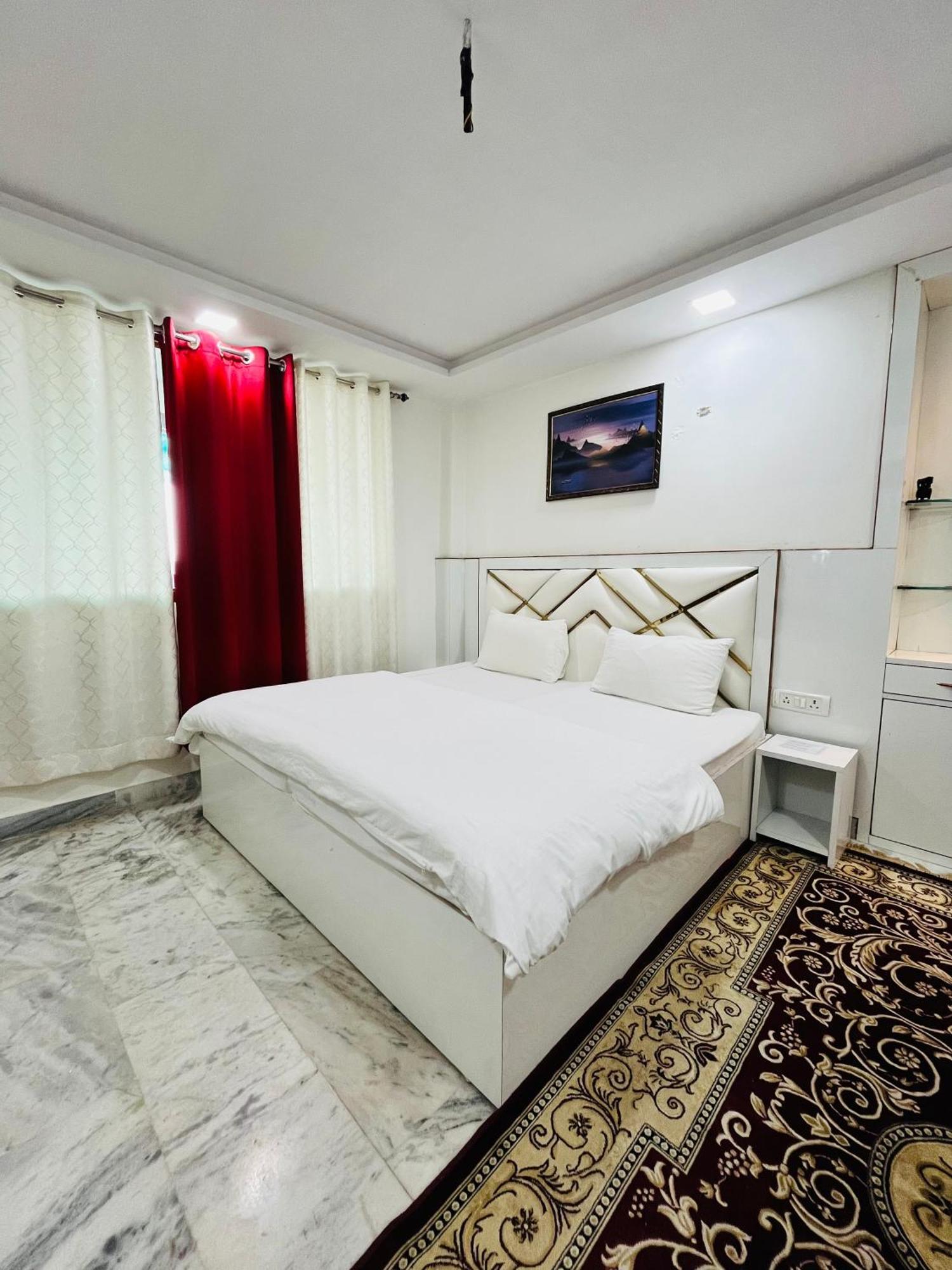 Alibaba's Indiana Bed & Breakfast *