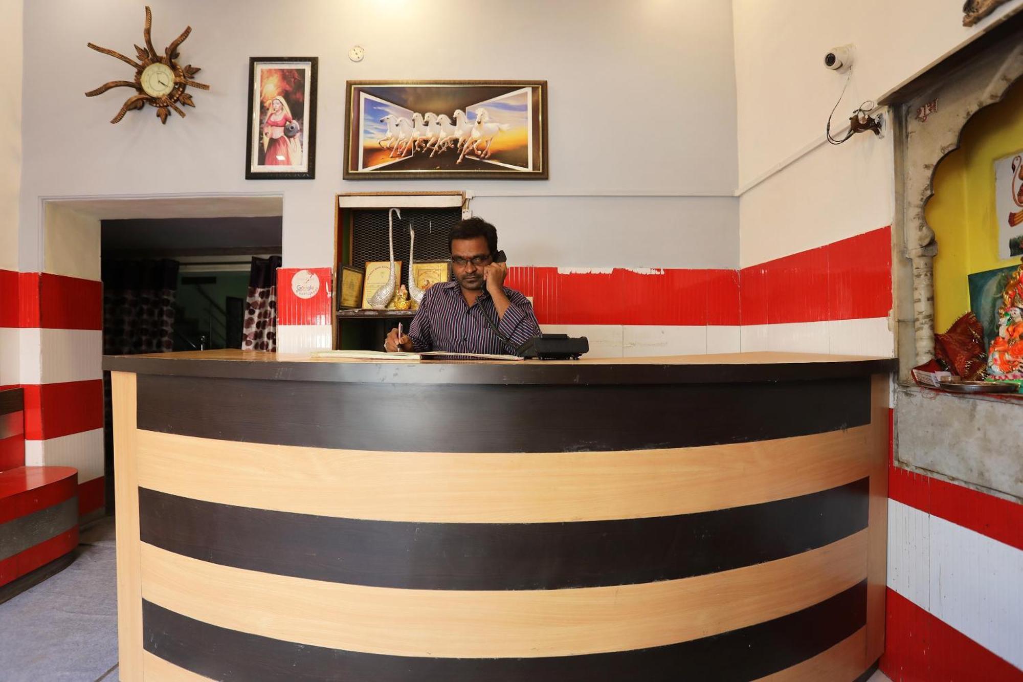 O Vanshika Hotel