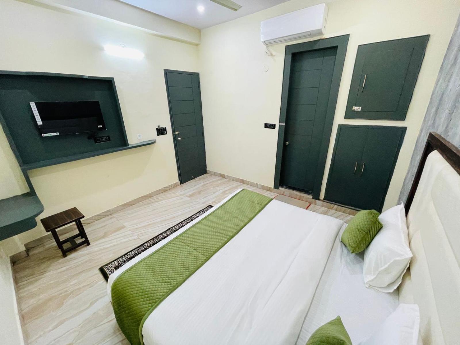 Hotel Wonderstar Affordable Near Tajmahal - Inhouse Parking With Free 5g Internet 3*