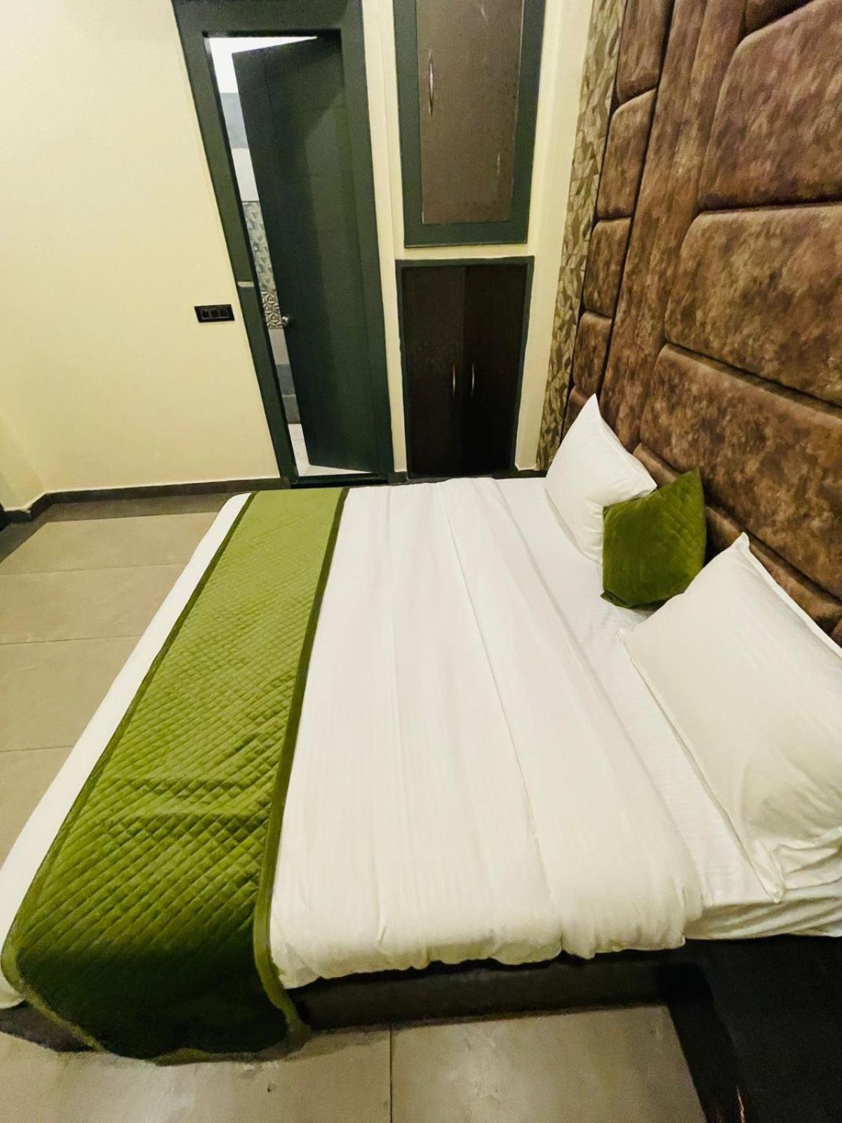 Wonderstar Affordable Near Tajmahal - Inhouse Parking With Free 5g Internet Hotel Agra (Uttar Pradesh)