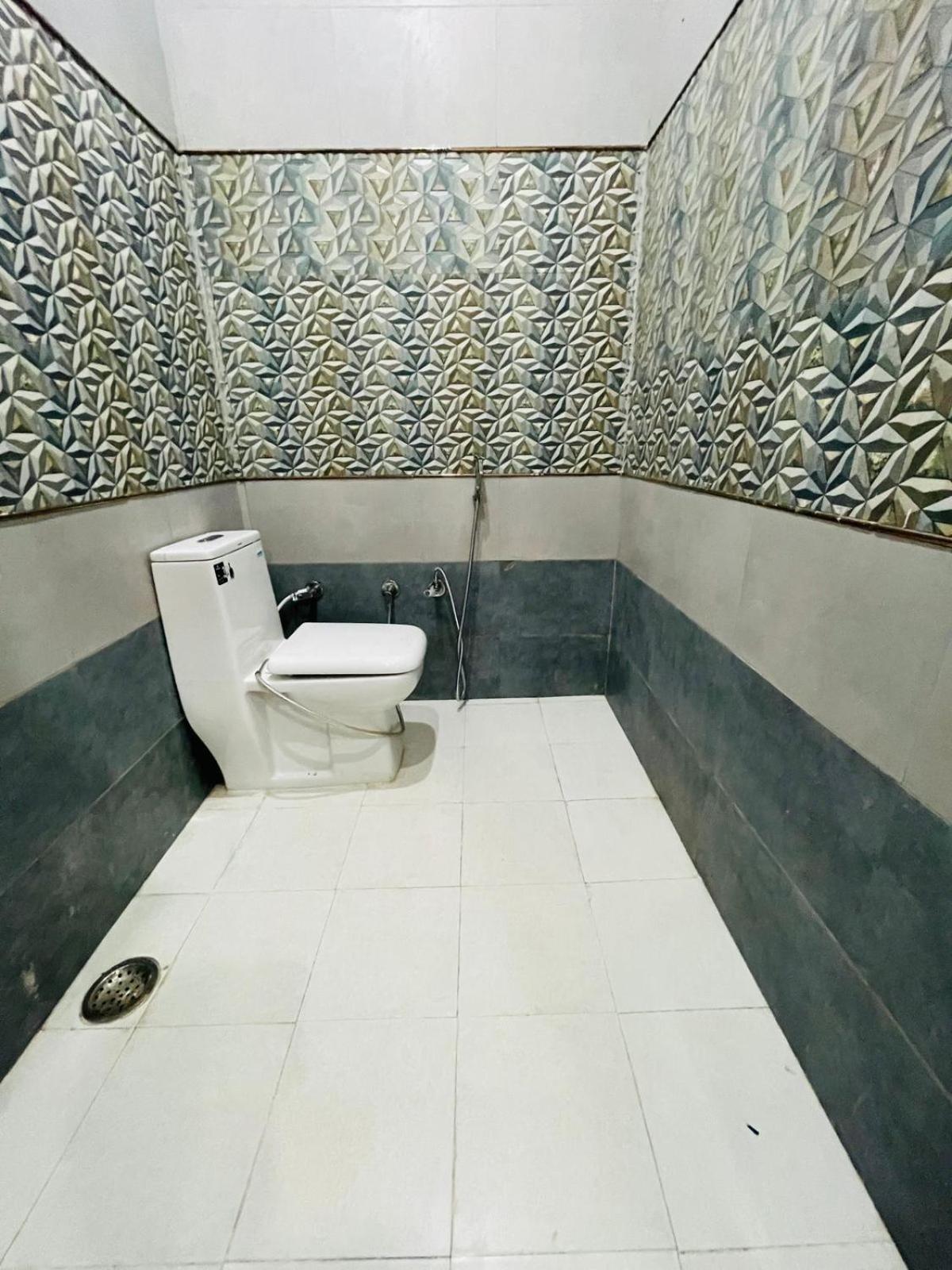 Hotel Wonderstar Affordable Near Tajmahal - Inhouse Parking With Free 5g Internet Agra (Uttar Pradesh)