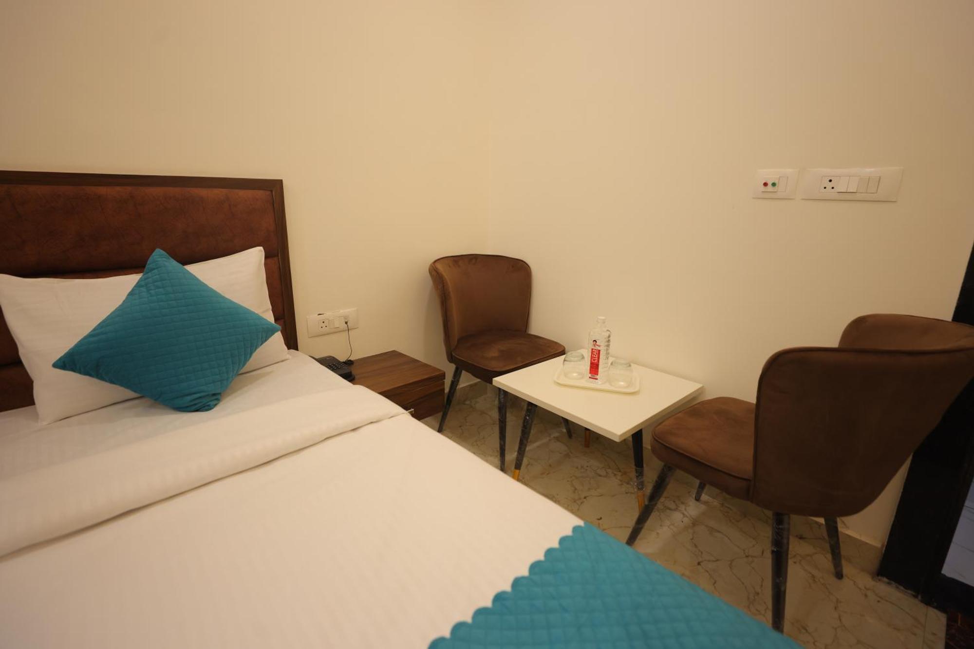 Homestay Royal Taj Twin Palace