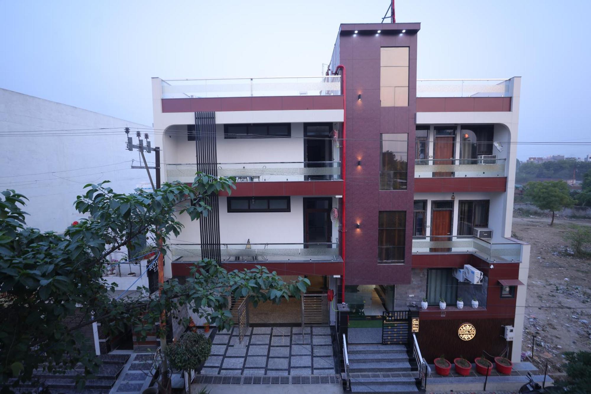 Homestay Royal Taj Twin Palace