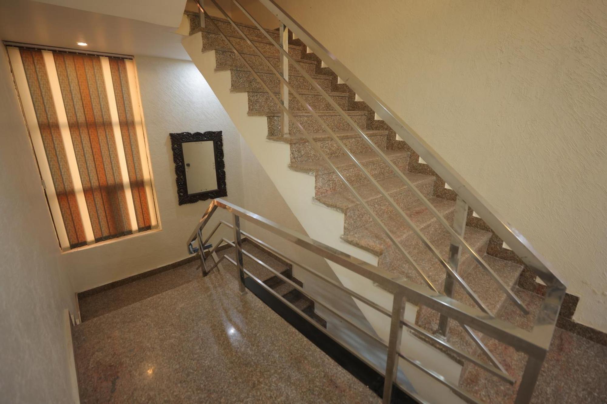 Royal Taj Twin Palace Homestay Agra (Uttar Pradesh)
