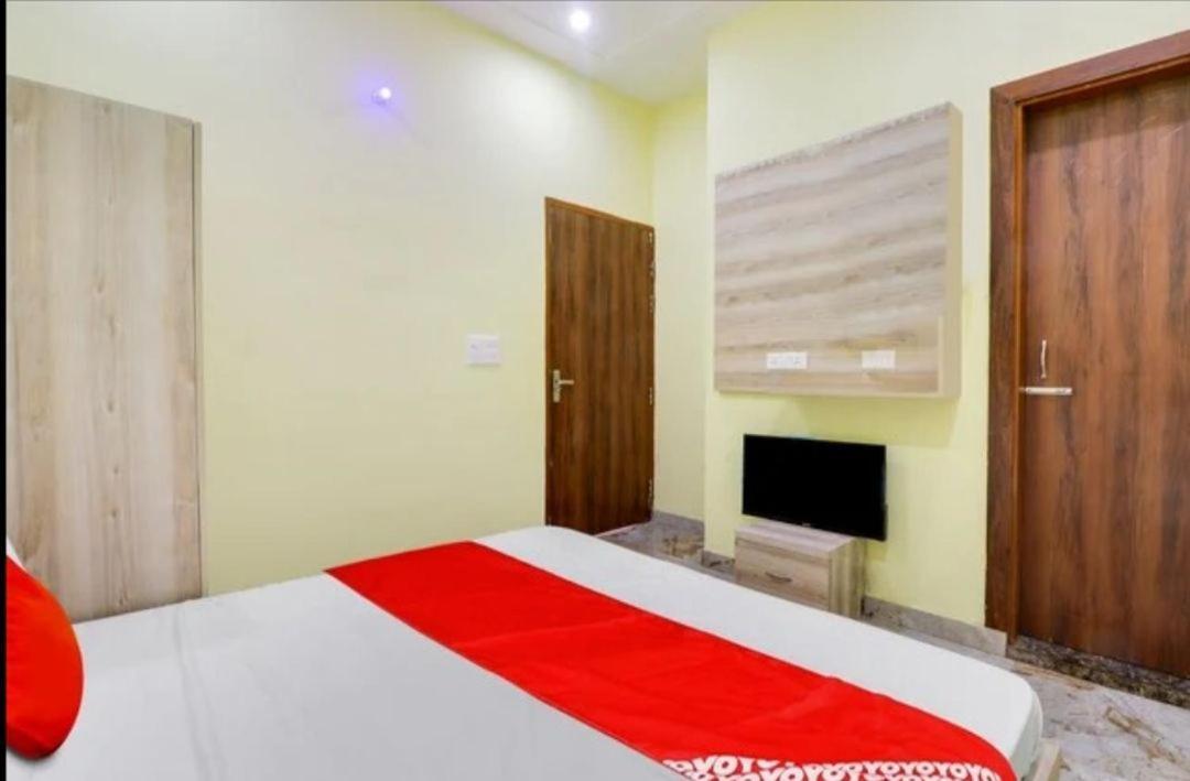 Priya Palace Homestay *