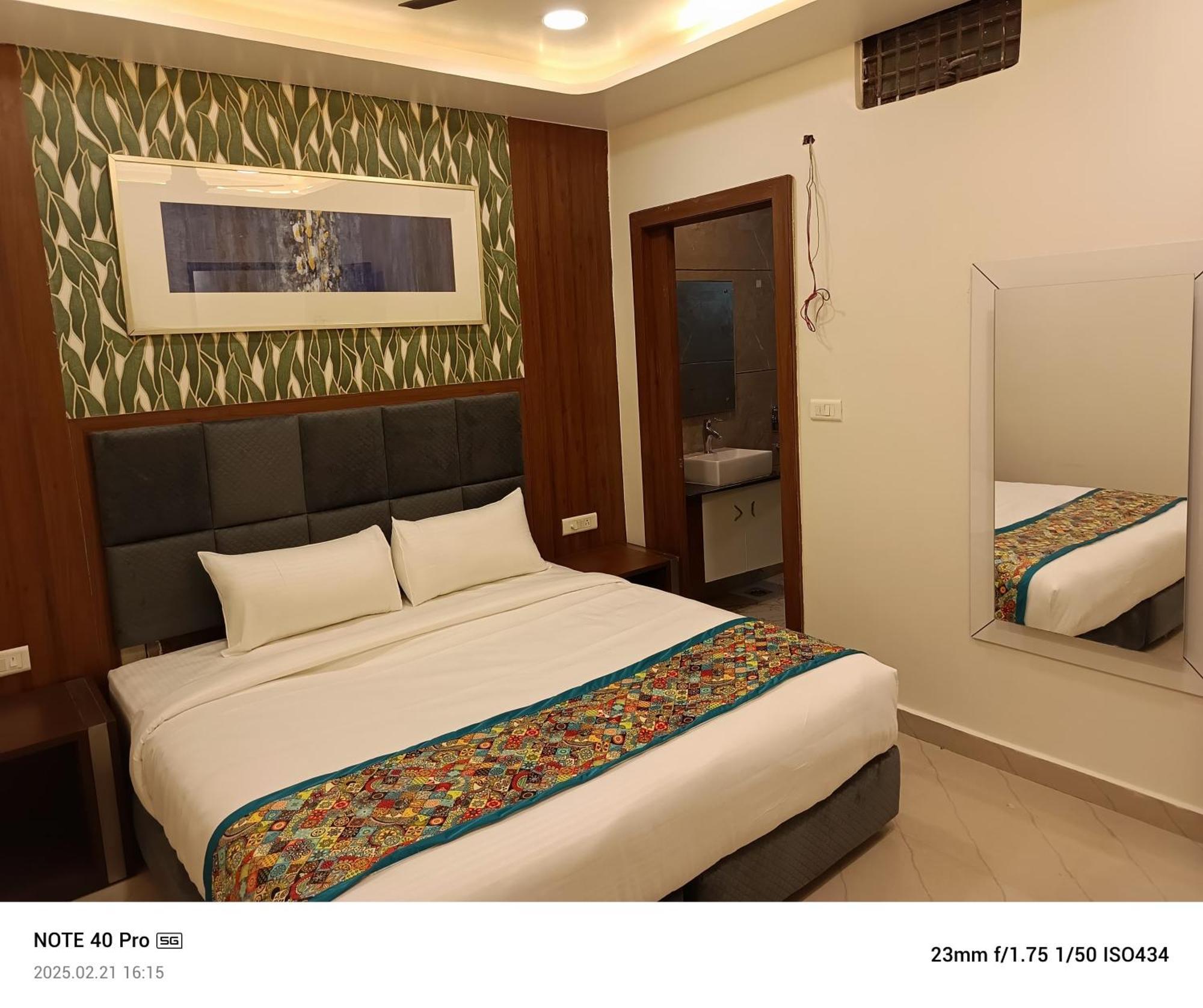 Nishant Palace Hotel