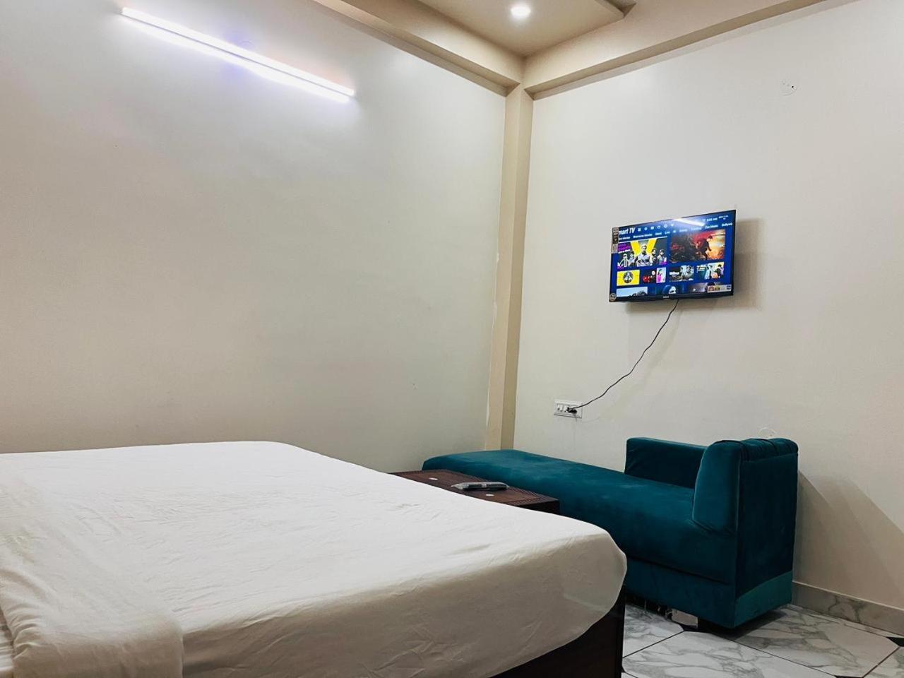 Premium Grand Fully Air Condition And Spacious Rated And Luxury Near Taj Mahal 3*