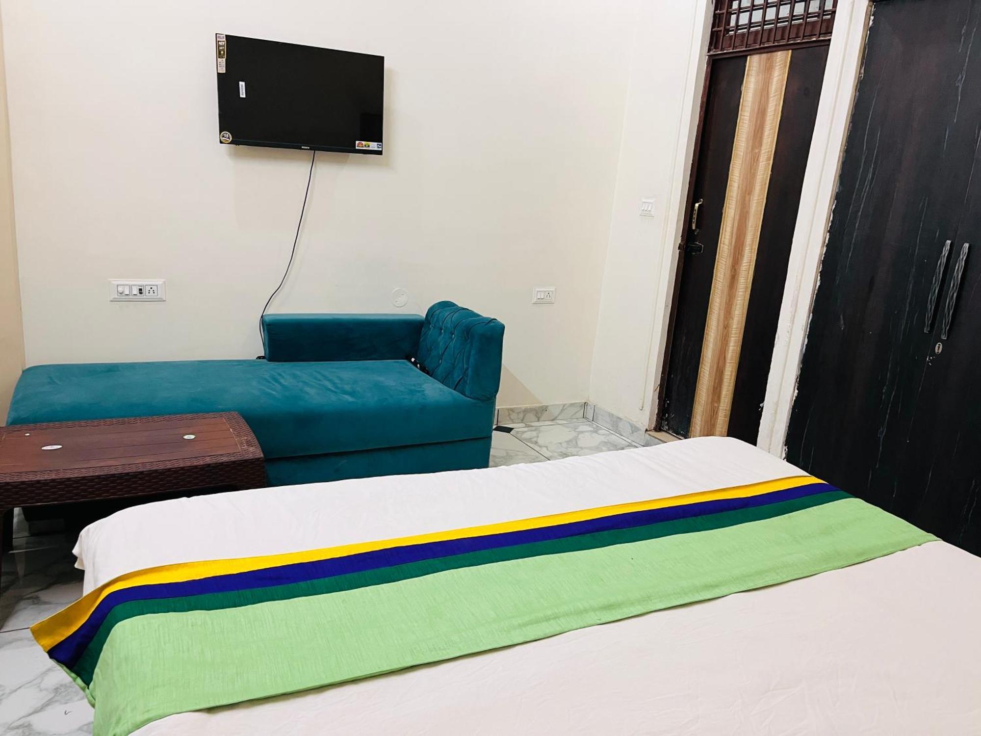 Premium Grand Fully Air Condition And Spacious Rated And Luxury Near Taj Mahal Hotel Agra (Uttar Pradesh)