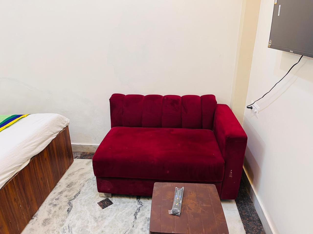 Premium Grand Fully Air Condition And Spacious Rated And Luxury Near Taj Mahal Hotel