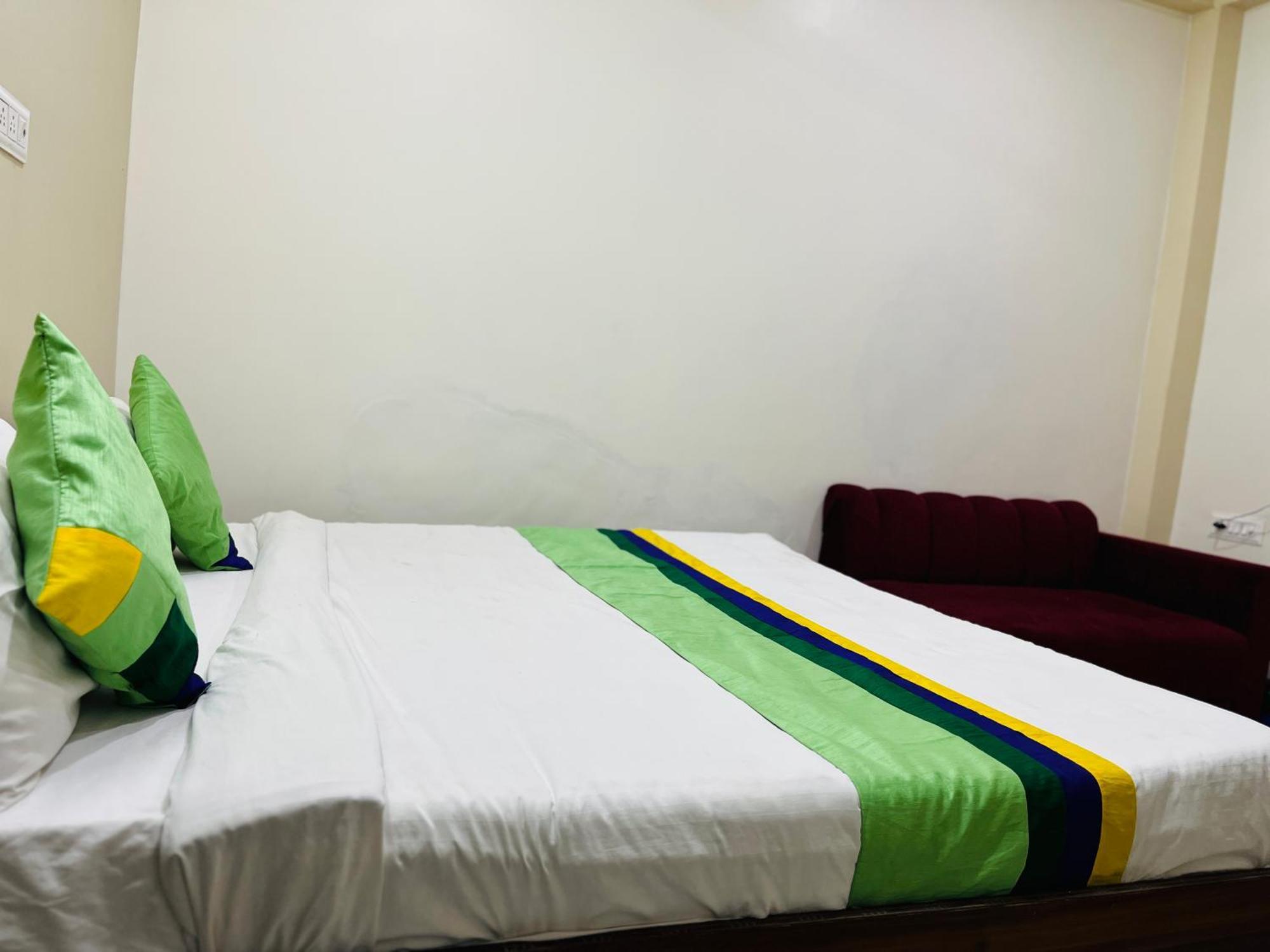 Premium Grand Fully Air Condition And Spacious Rated And Luxury Near Taj Mahal 3*