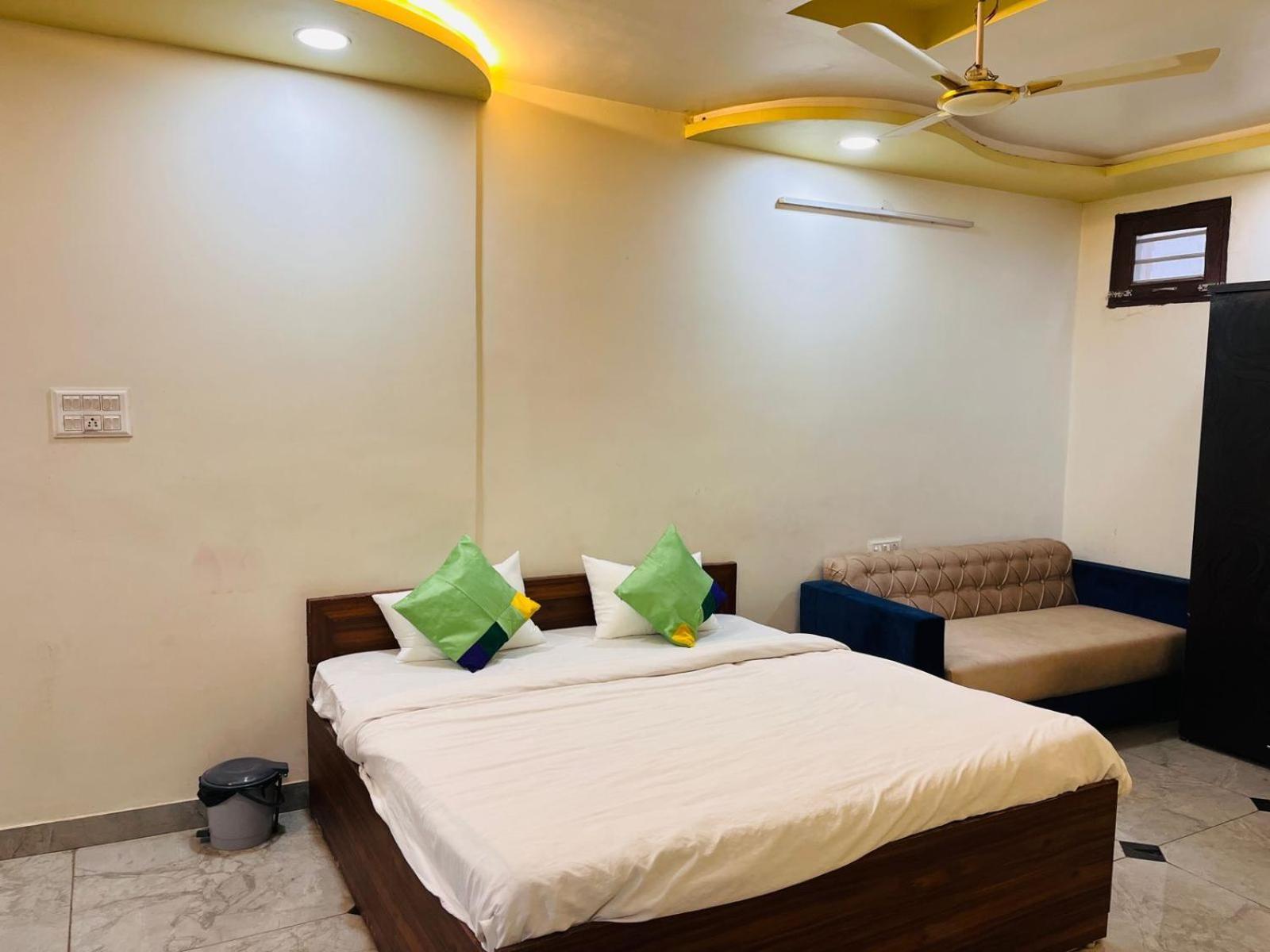 Premium Grand Fully Air Condition And Spacious Rated And Luxury Near Taj Mahal