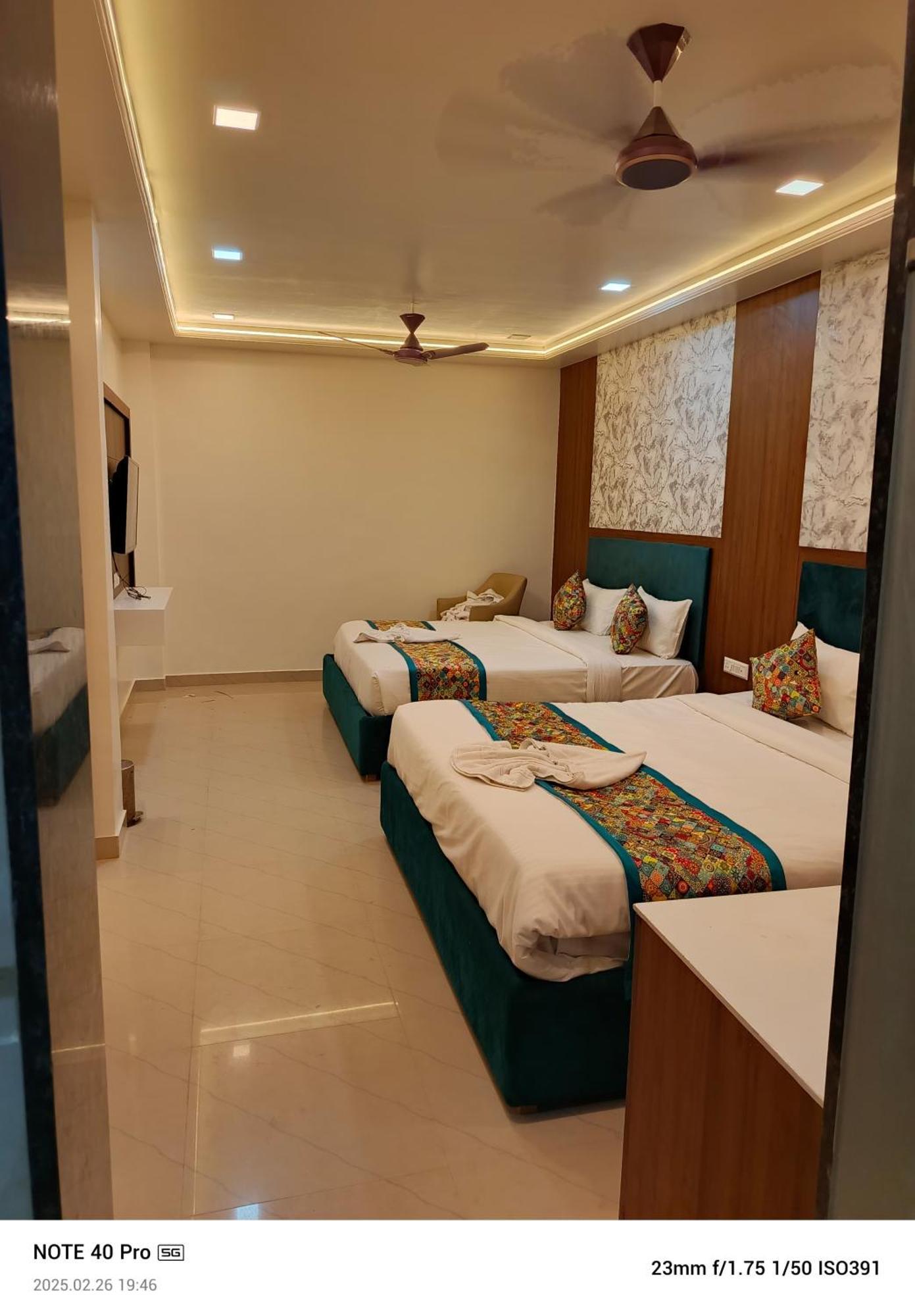 Nishant Palace 3*